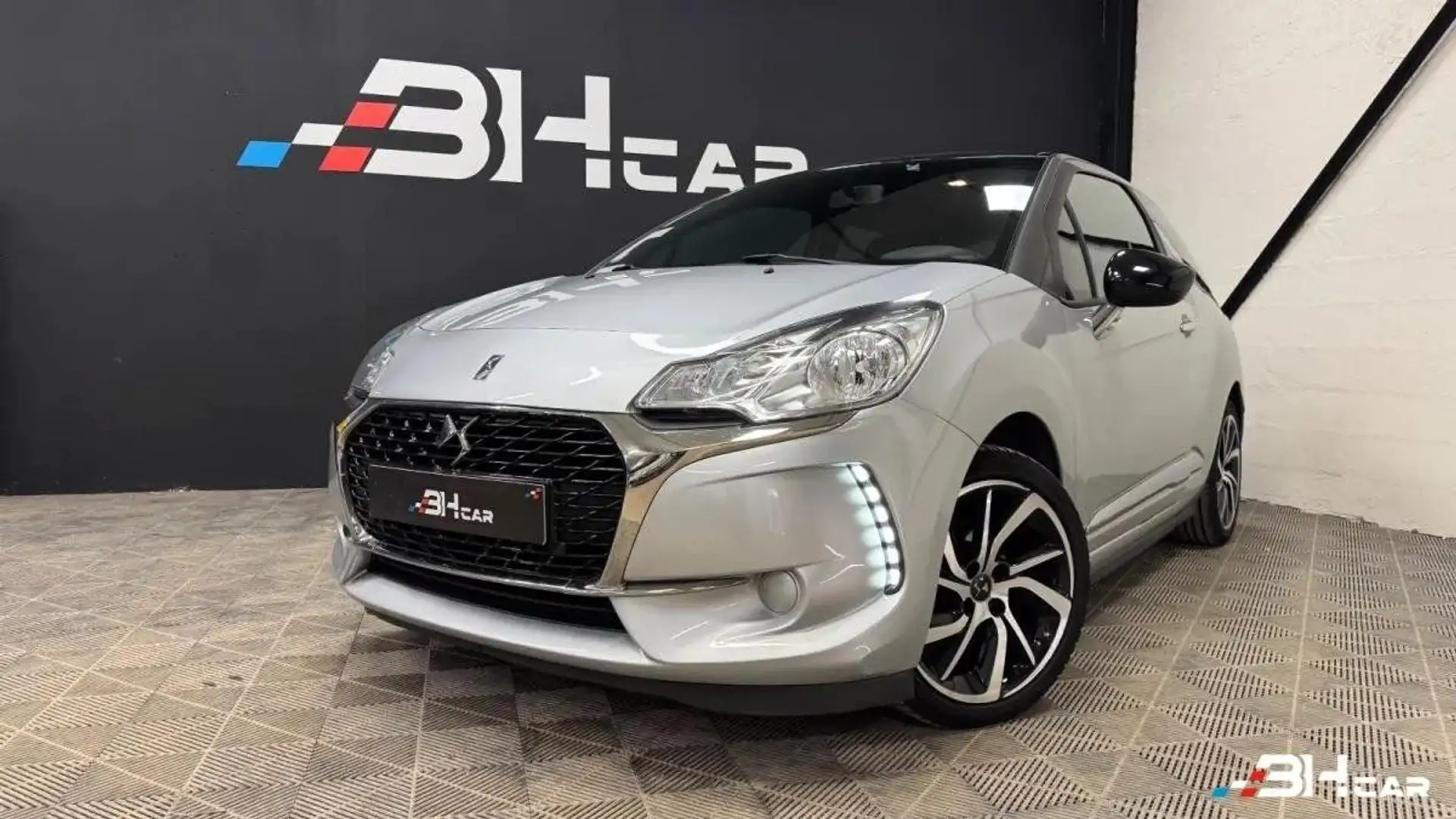 Citroen DS 3 1.2 PURETECH 80 SOCHIC - 2017 - 110000km - Distrib, catalyseur, CT OK Gris - 1