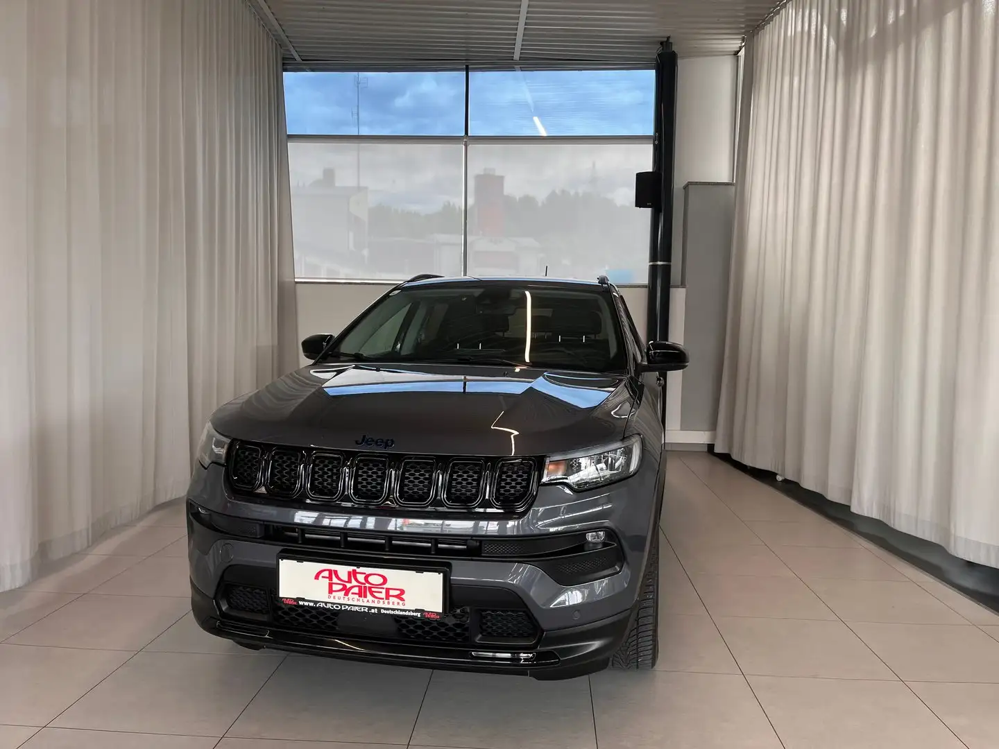 Jeep Compass 1.3 PHEV Night Eagle 190 PS AT 4 Grau - 2