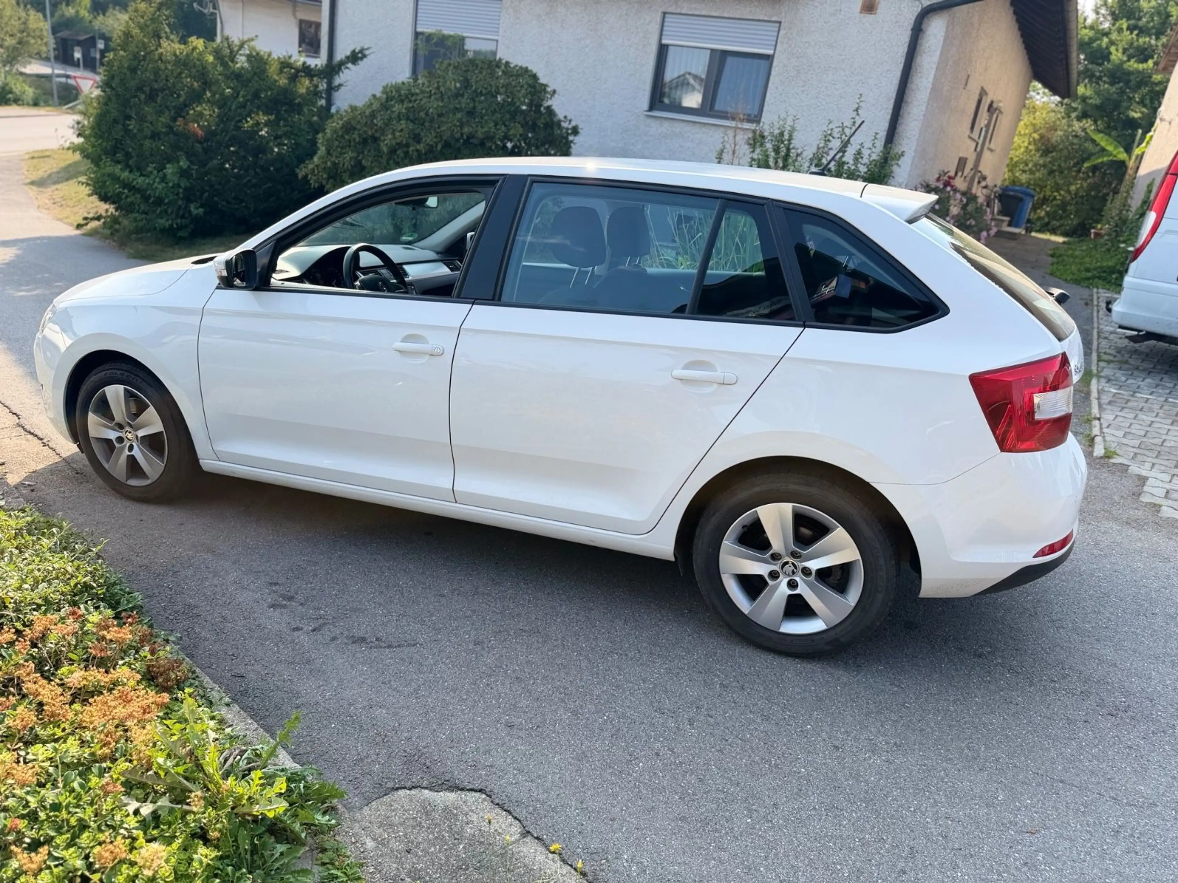 Skoda Rapid/Spaceback Spaceback Drive — photo 2