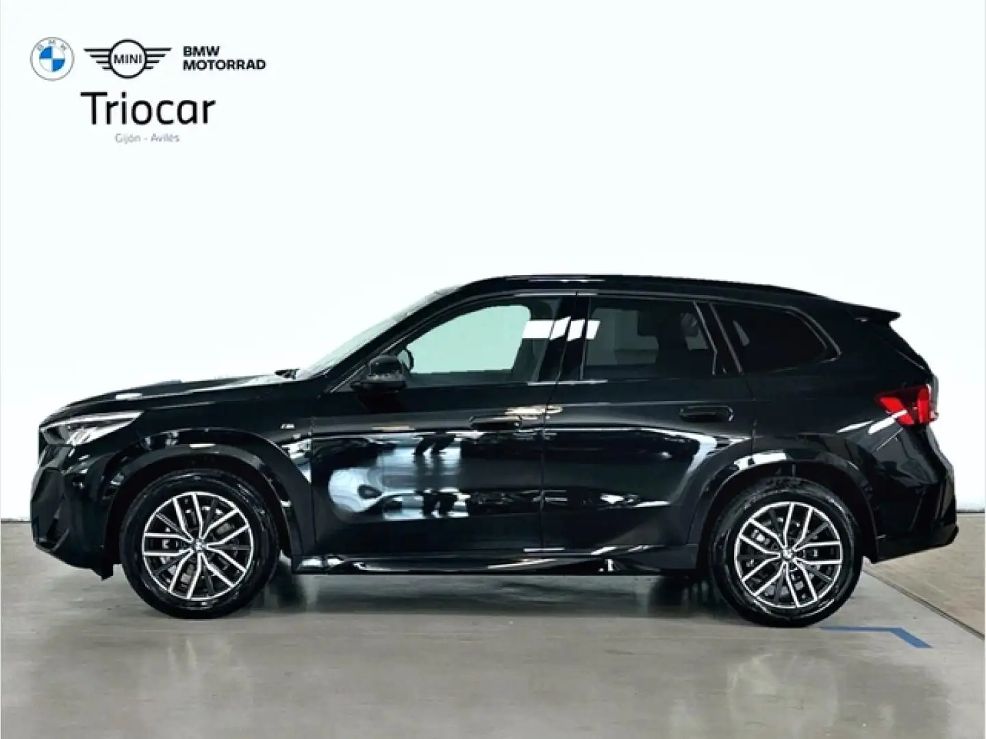 BMW X1 sDrive 18dA Zwart - 2