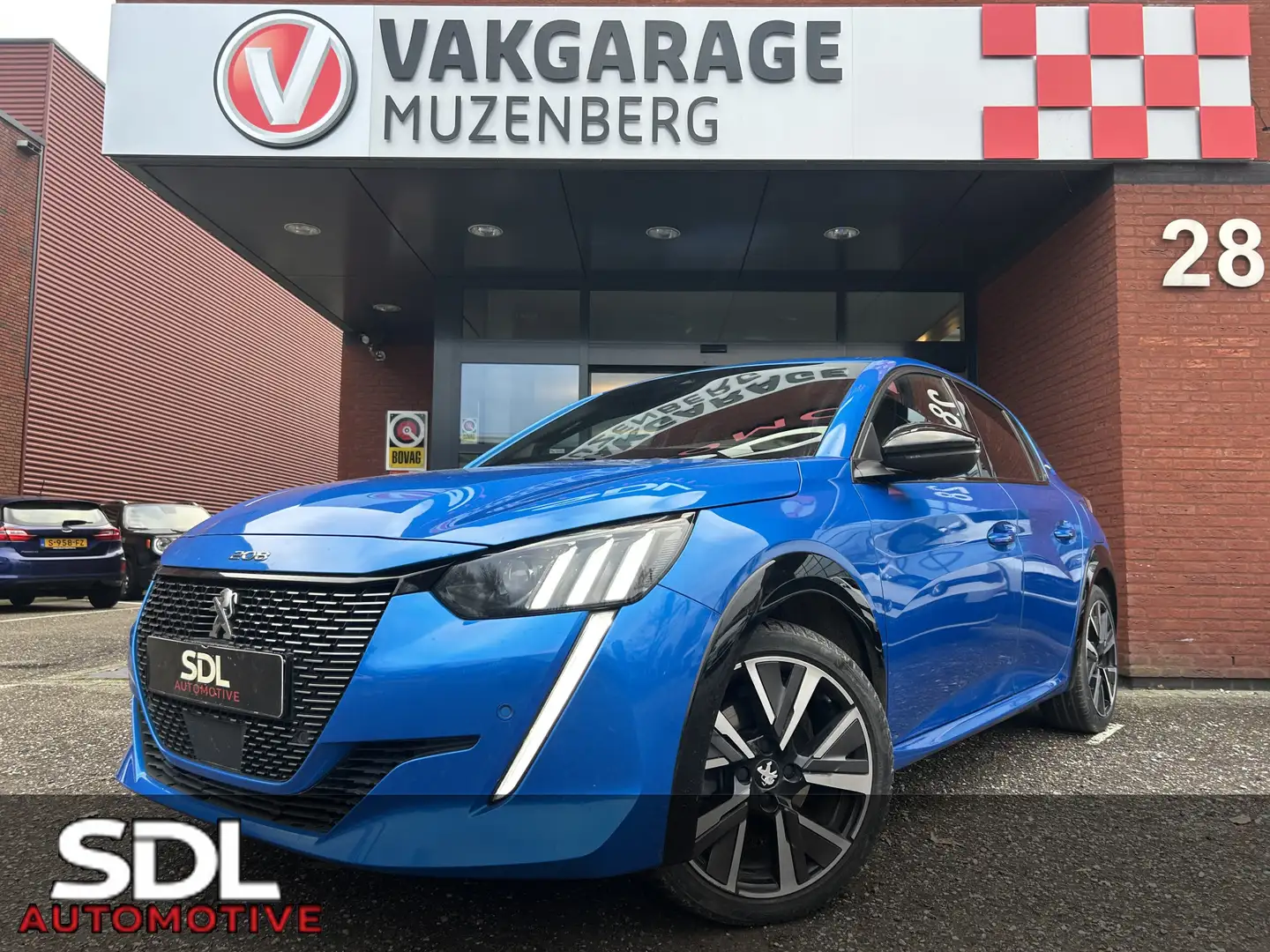 Peugeot 208 1.2 PureTech GT // FULL LED // NAVI + CARPLAY // C Blauw - 1