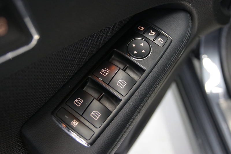 Mercedes-Benz E 200 CGI Avantgarde/ Trekhaak/ Bi-Xenon — photo 29