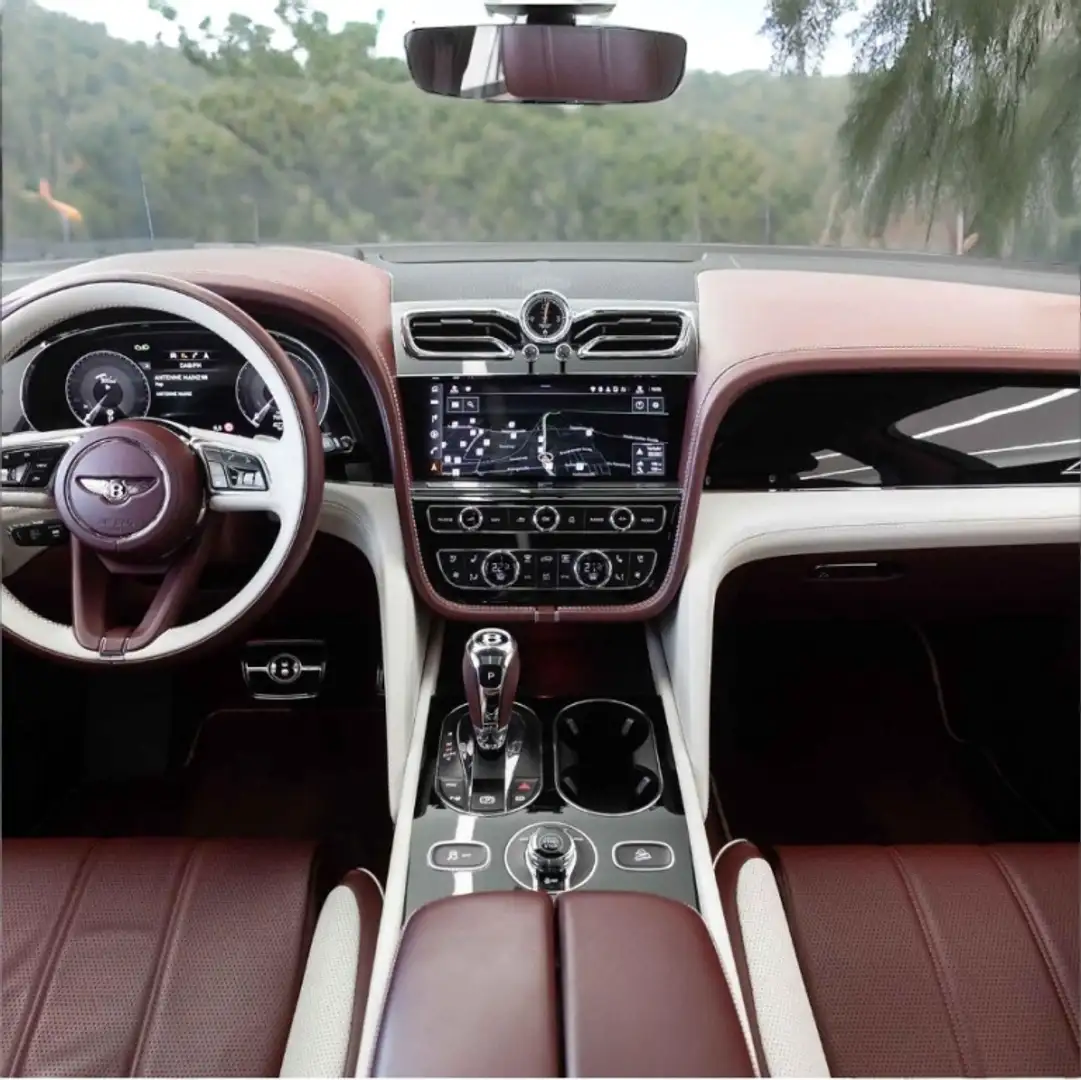 Bentley Bentayga V8 Weiß - 2