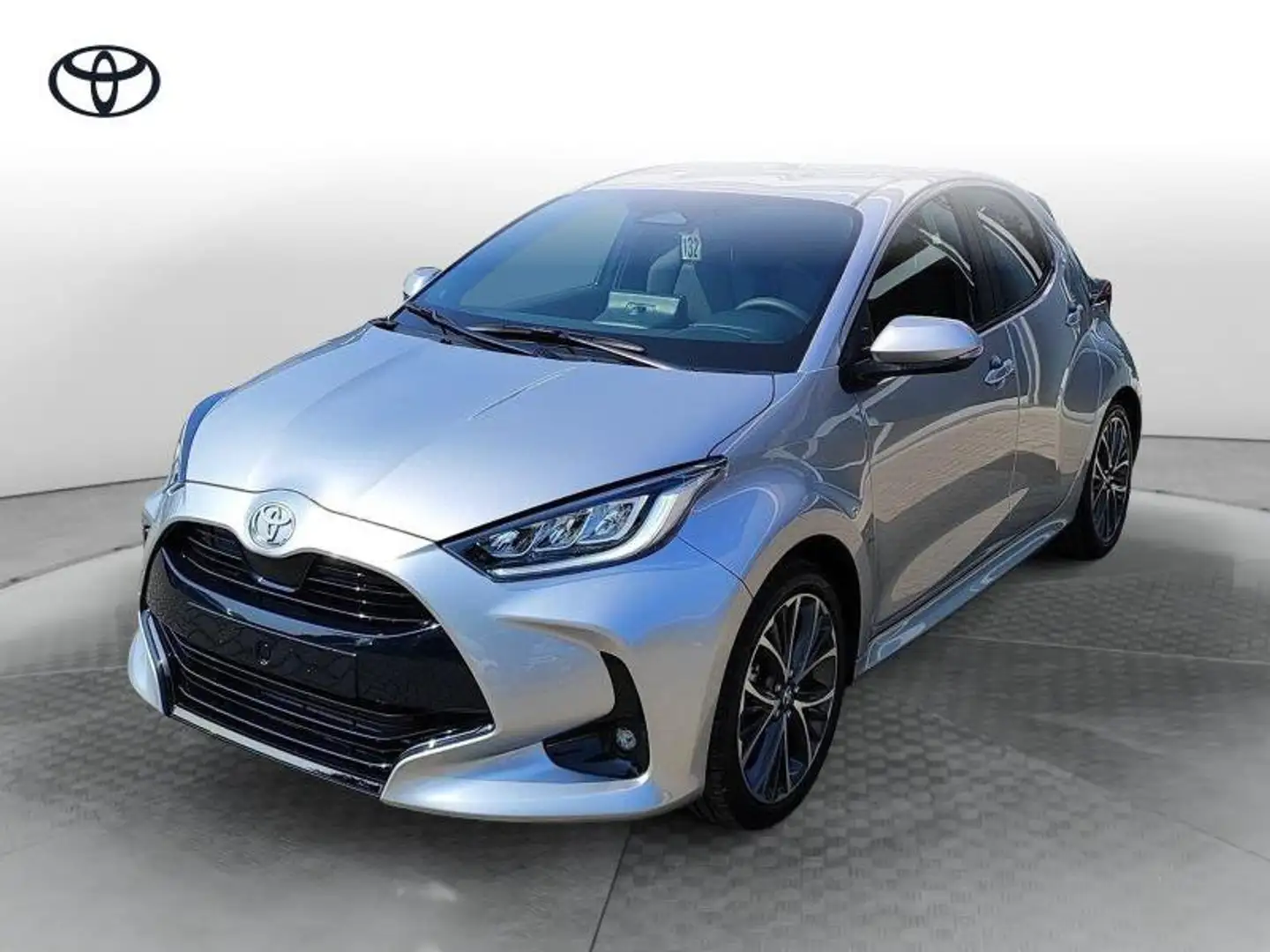 Toyota Yaris 4ª serie 1.5 Hybrid 5 porte Lounge Grigio - 1