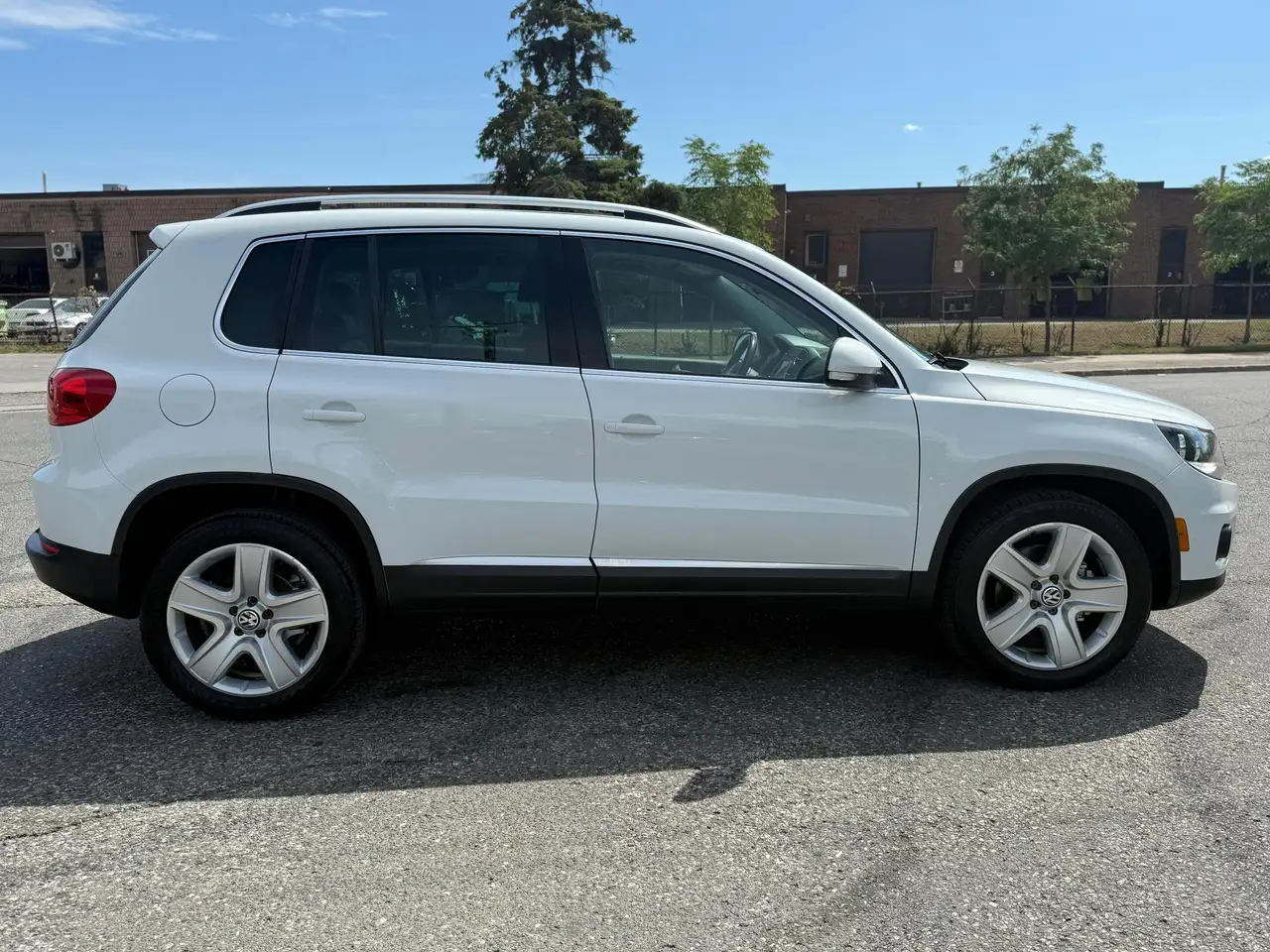 Volkswagen Tiguan снимка Volkswagen Tiguan