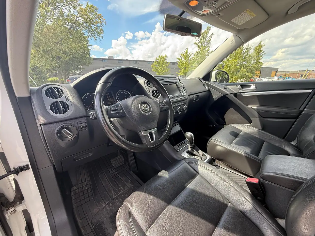 Volkswagen Tiguan снимка Volkswagen Tiguan