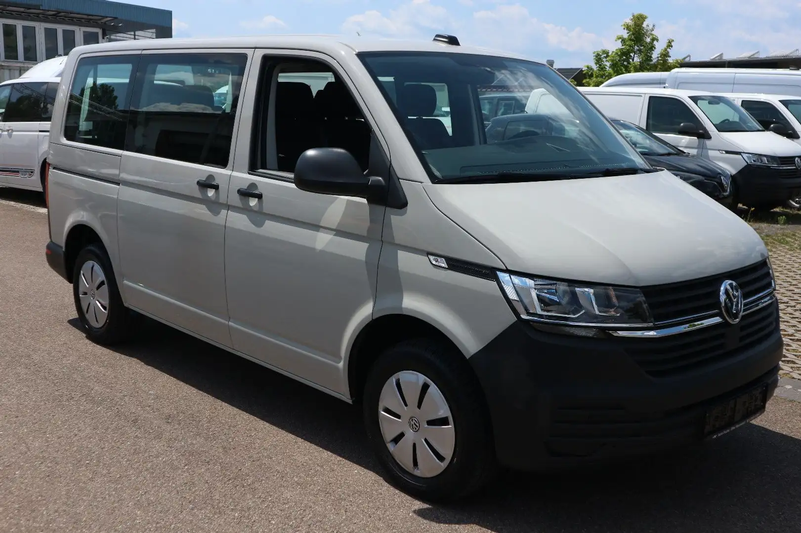 Volkswagen T6 Kombi T6.1 Transporter Kombi 2.0 TDI DSG 9-Sitzer AHK Grau - 2
