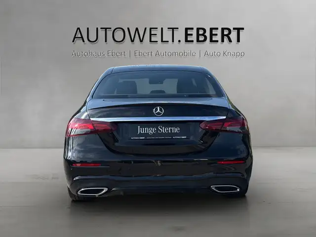 Mercedes-Benz E-Class view 4