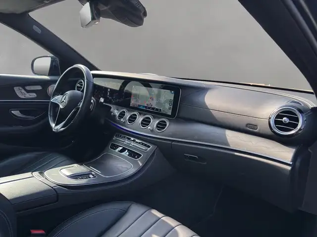 Mercedes-Benz E-Class view 14