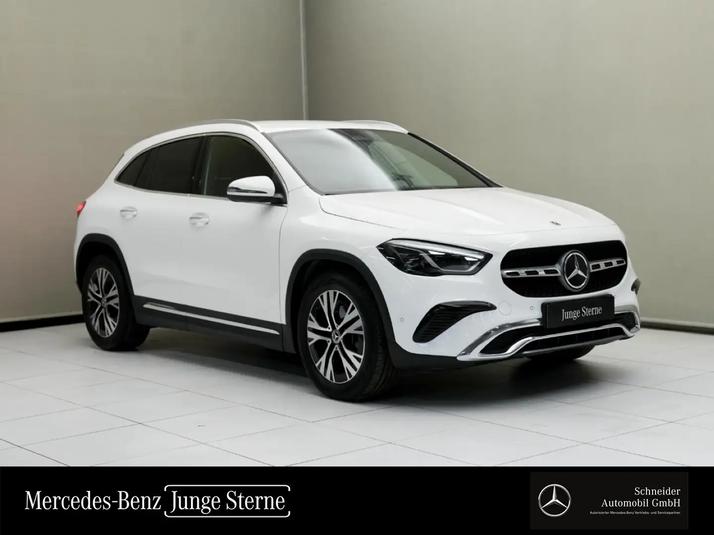 Mercedes-Benz GLA 200 d 4MATIC W-Paket Navi LM ACC KAM SpurW Weiß - 1