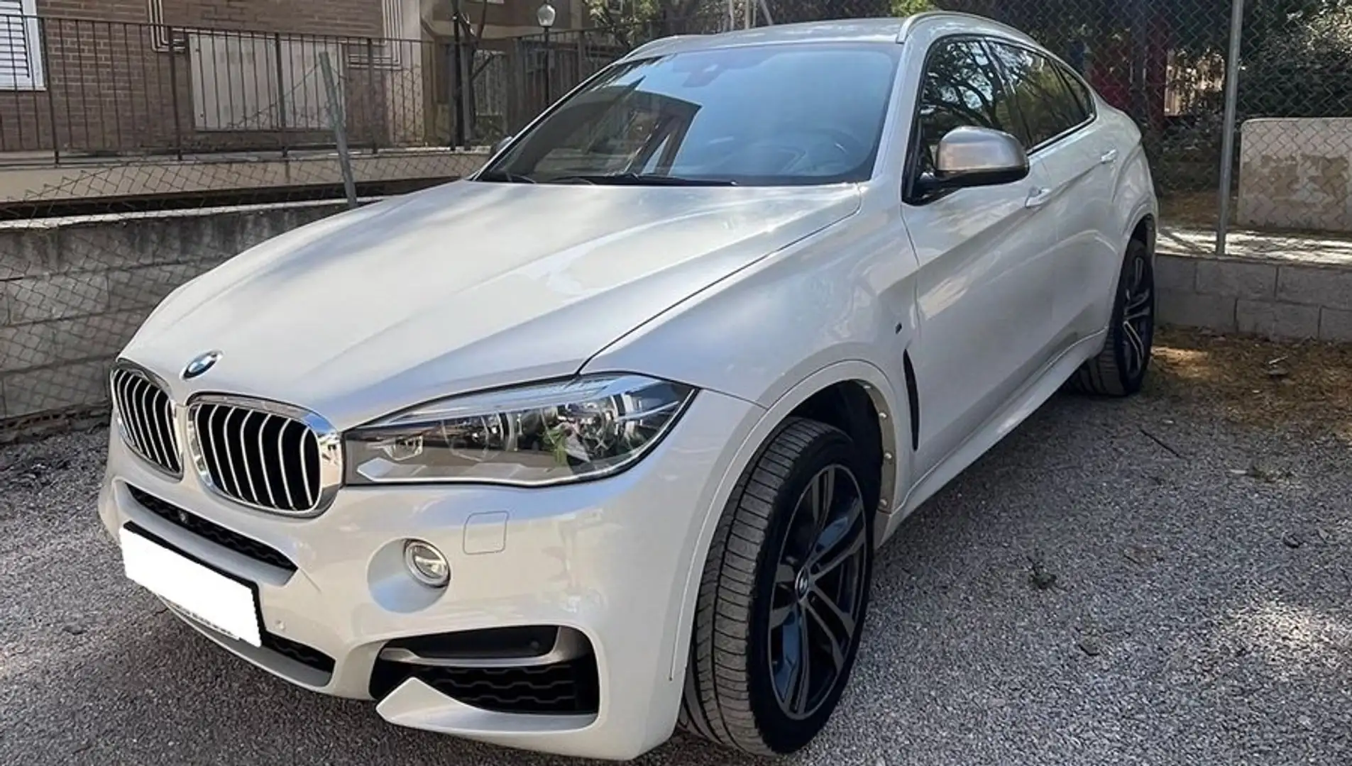 BMW X6 M X6 xDrive M50dA Bílá - 1