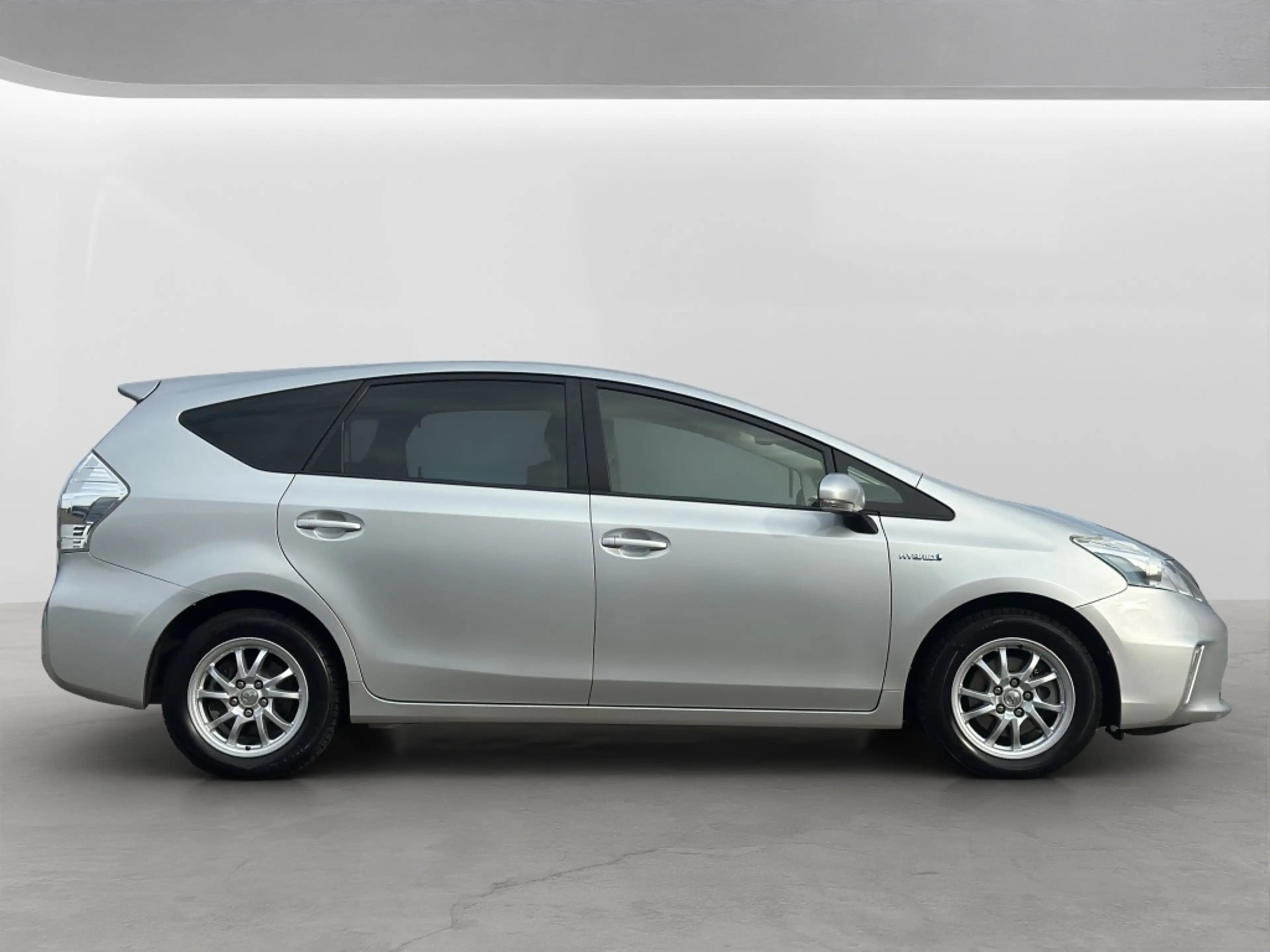 Toyota Prius+ Prius Wagon 1.8 Dynamic Pano HUD Navi PDC — photo 8