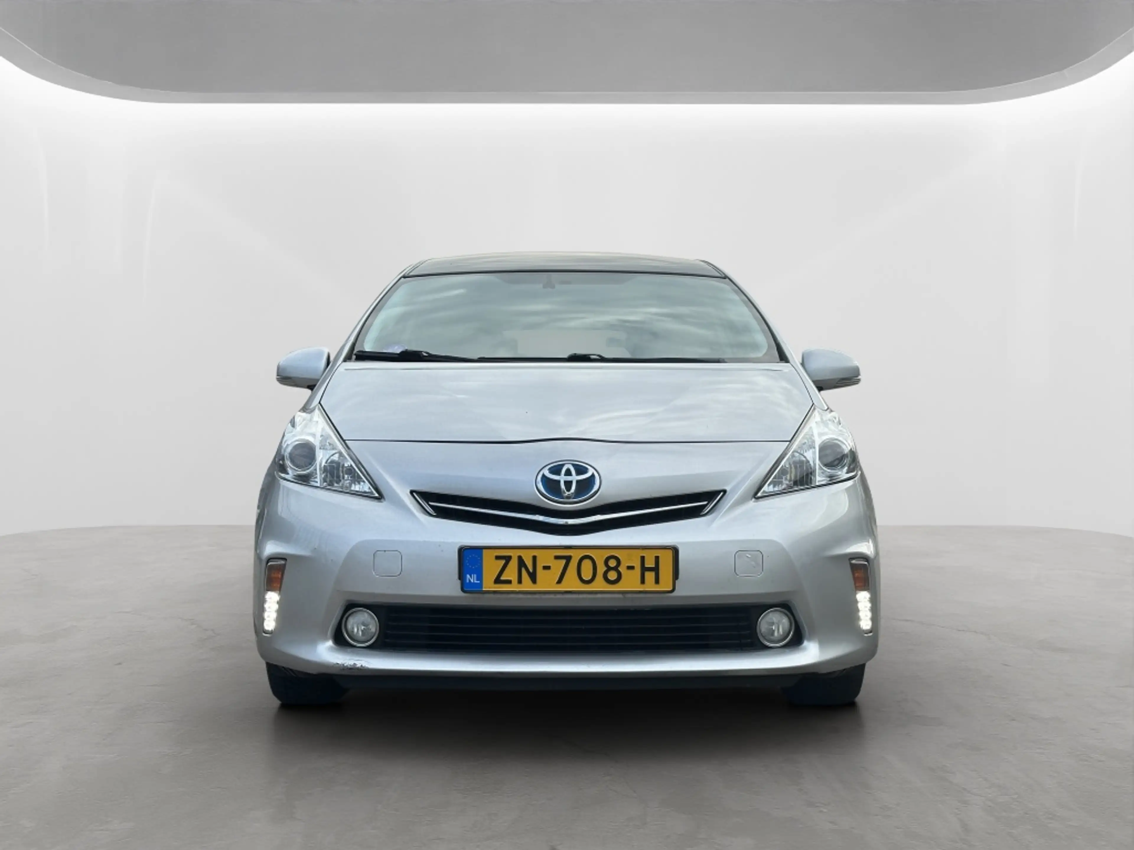 Toyota Prius+ Prius Wagon 1.8 Dynamic Pano HUD Navi PDC — photo 10