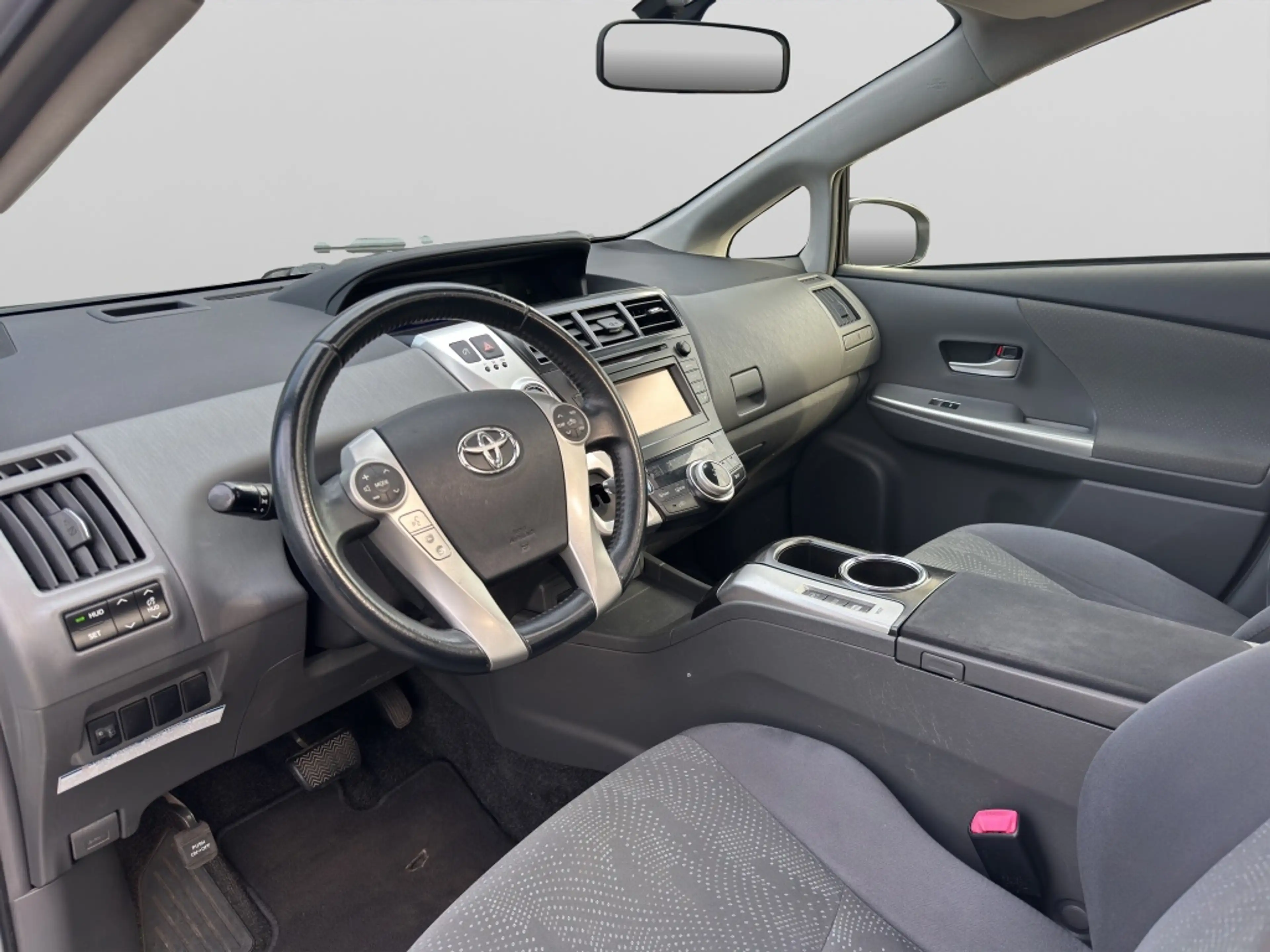Toyota Prius+ Prius Wagon 1.8 Dynamic Pano HUD Navi PDC — photo 12