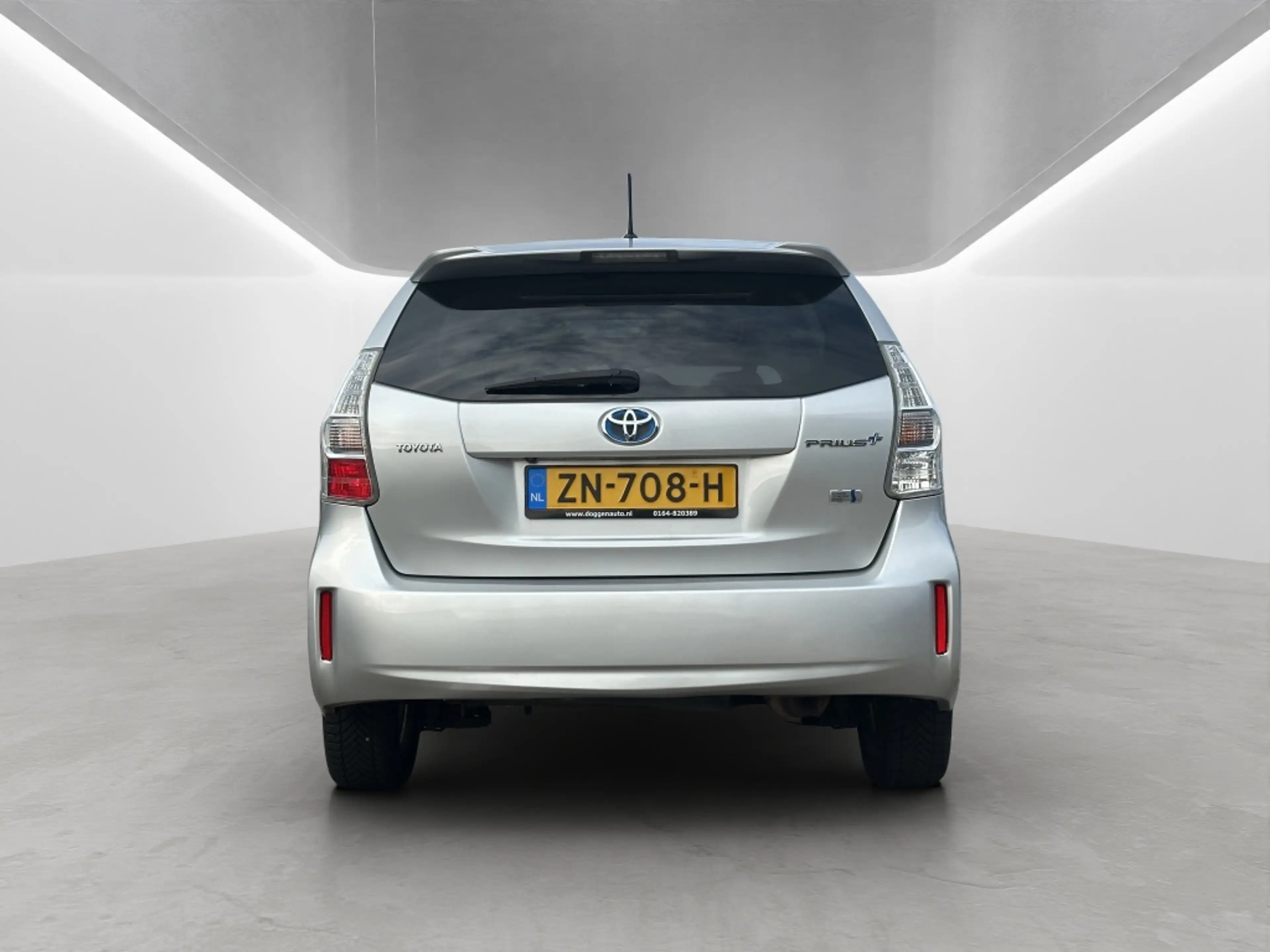 Toyota Prius+ Prius Wagon 1.8 Dynamic Pano HUD Navi PDC — photo 6