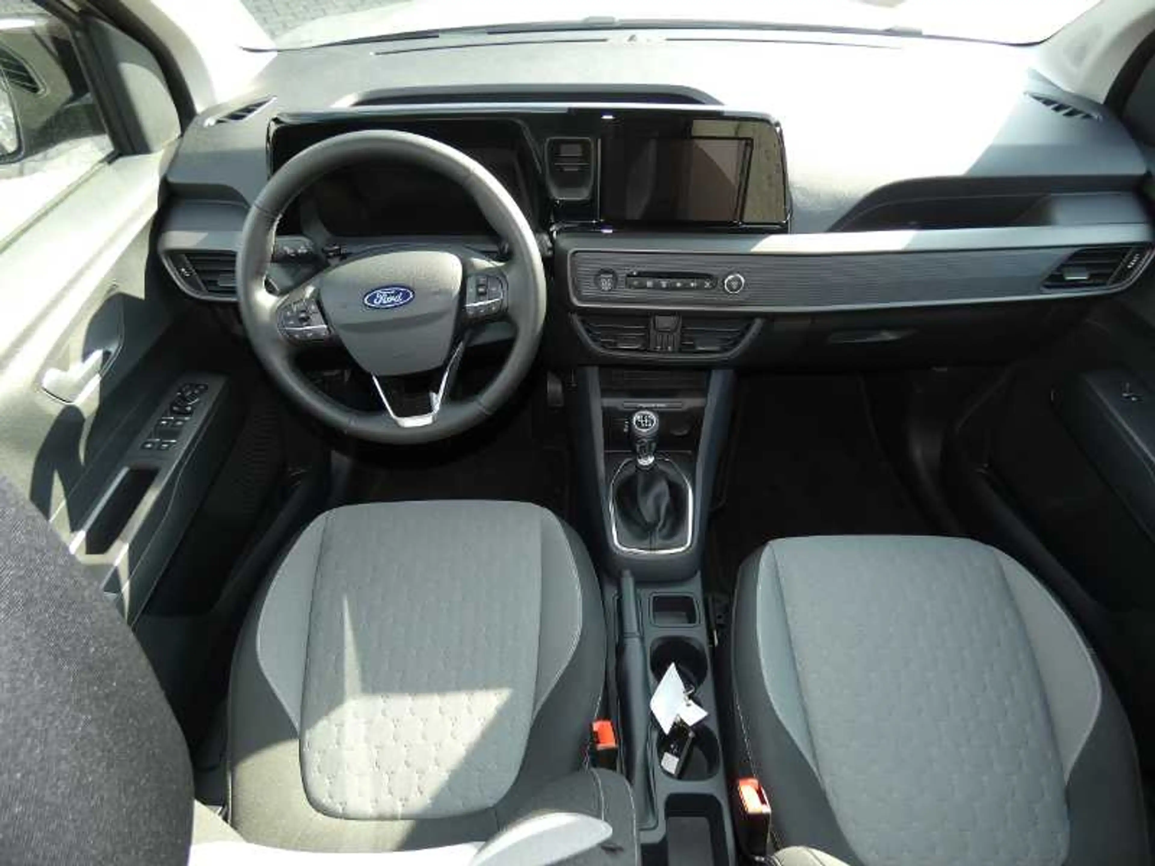 Ford Tourneo Courier 1.0 Titanium ,,Adapt. Temomat" — photo 9