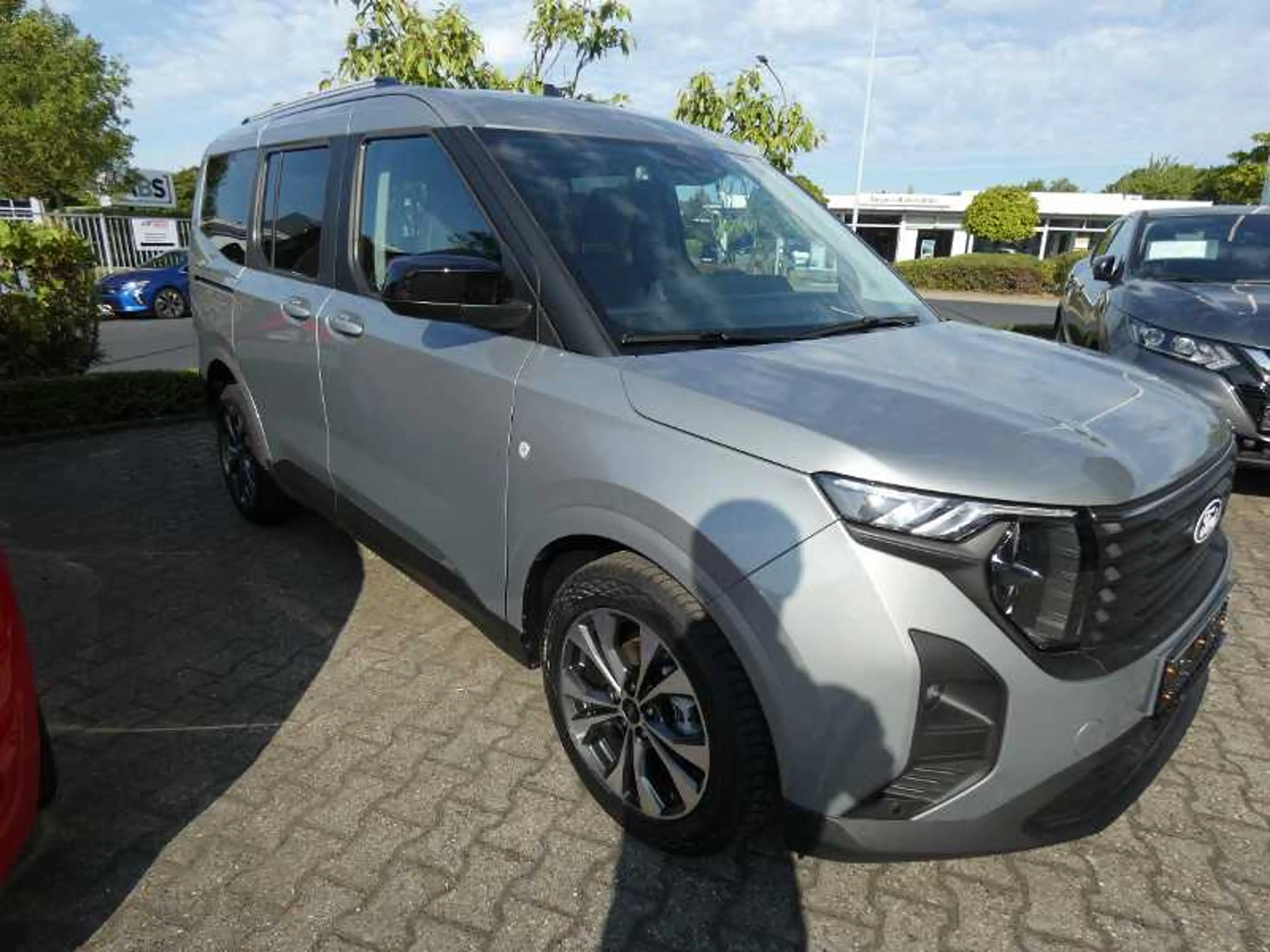 Ford Tourneo Courier 1.0 Titanium ,,Adapt. Temomat"