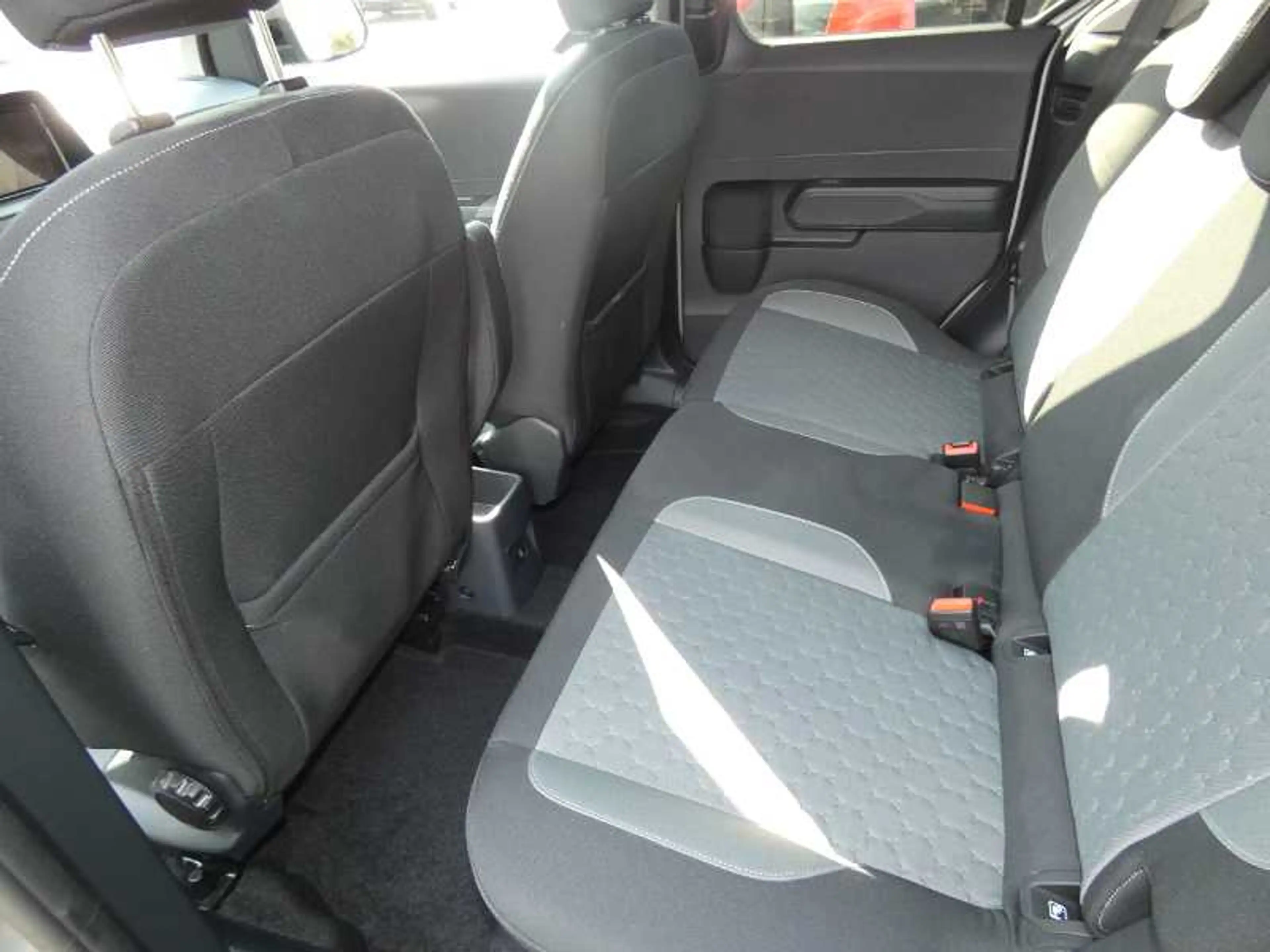 Ford Tourneo Courier 1.0 Titanium ,,Adapt. Temomat" — photo 13