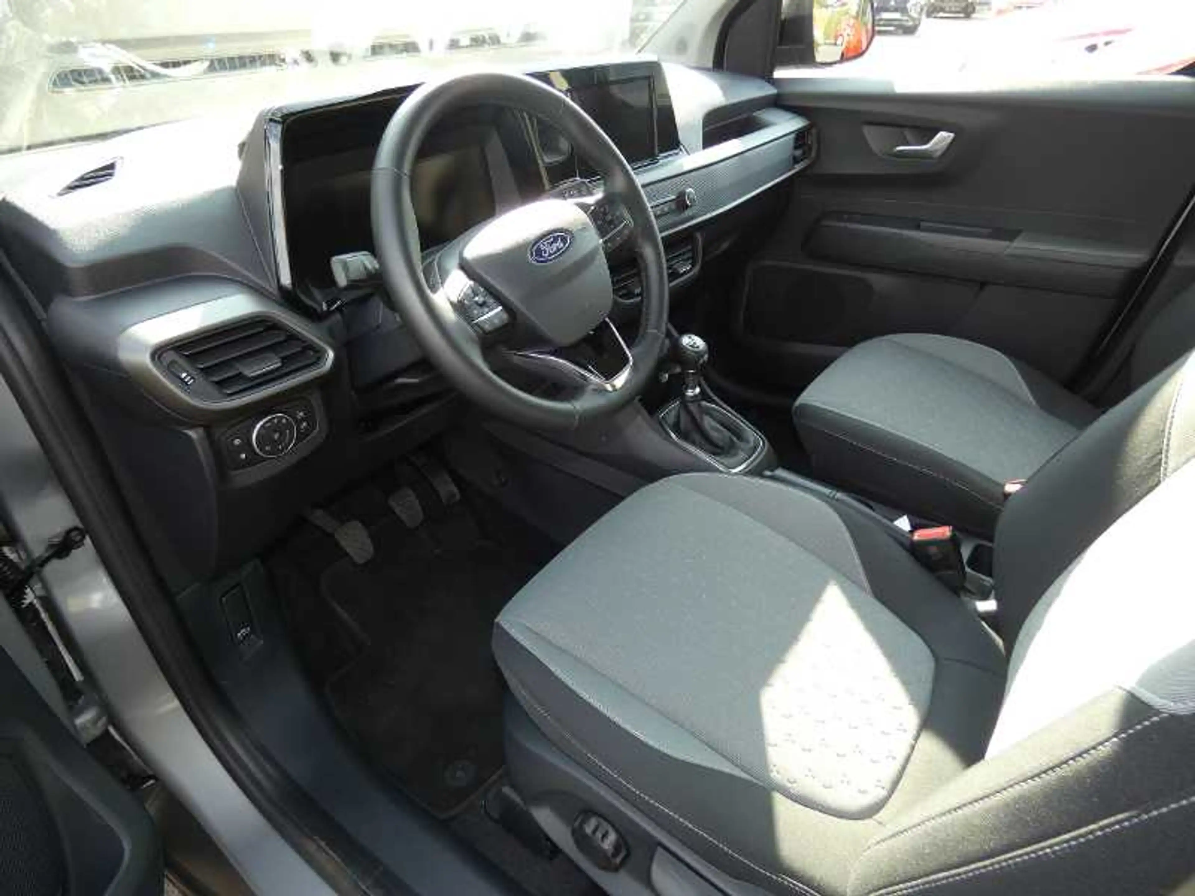 Ford Tourneo Courier 1.0 Titanium ,,Adapt. Temomat" — photo 11