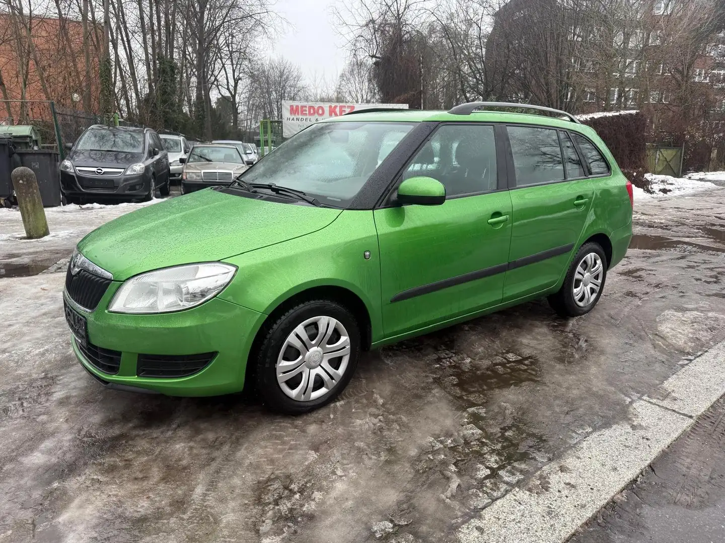 Skoda Fabia Ambition Grün - 2