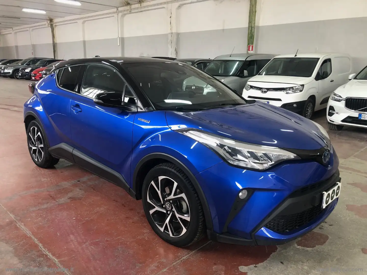 Toyota C-HR 2.0 Hybrid E-CVT Trend Blu/Azzurro - 2