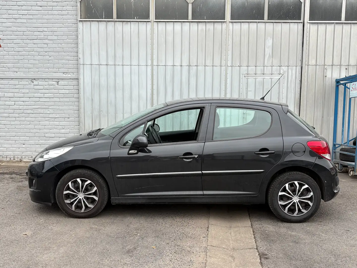 Peugeot 207 207 1.4 HDi *MARCHAND * EXPORT * Zwart - 2
