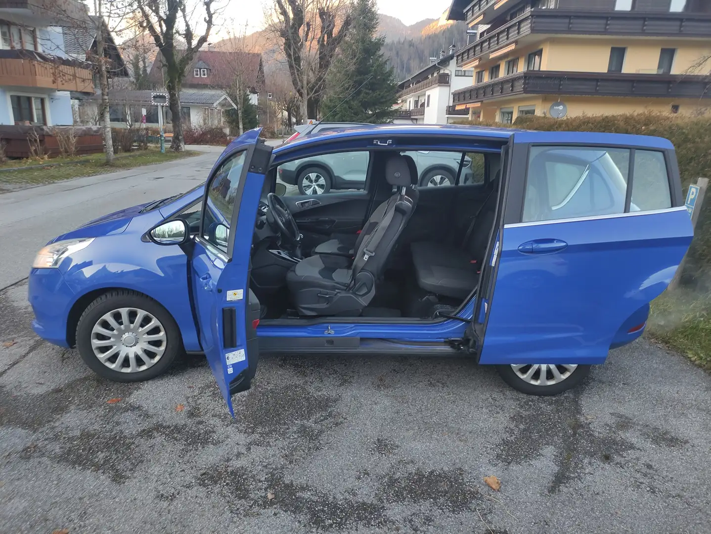 Ford B-Max B-MAX Titanium 1,5 Duratorq TDCi Titanium Blau - 2