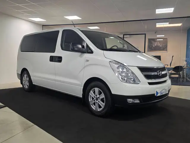 Hyundai H-1 2.5 CRDi Dubbelcabine 6zit / Navi / Trekhaak