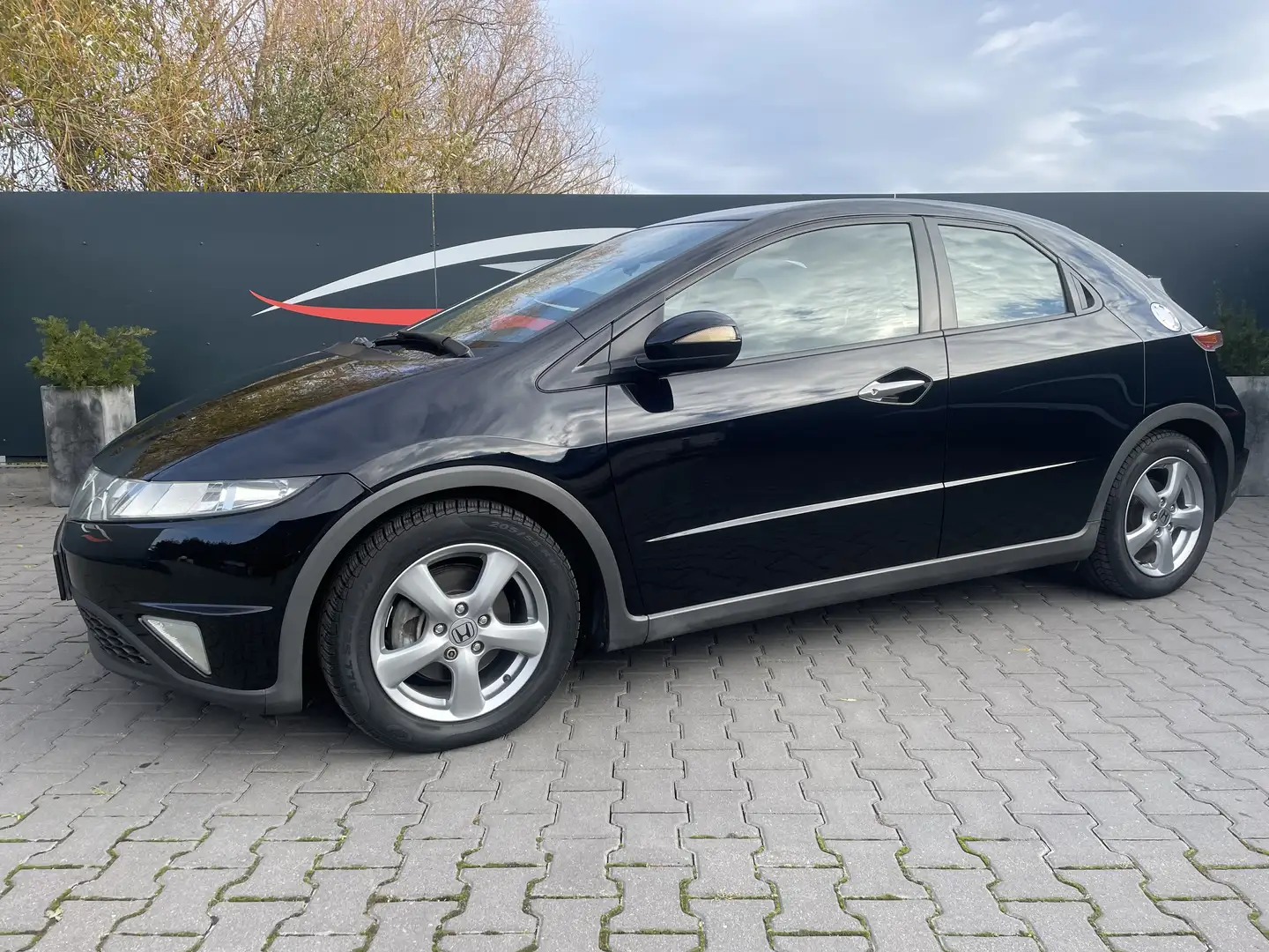 Honda Civic 1.4 Sport Schwarz - 1