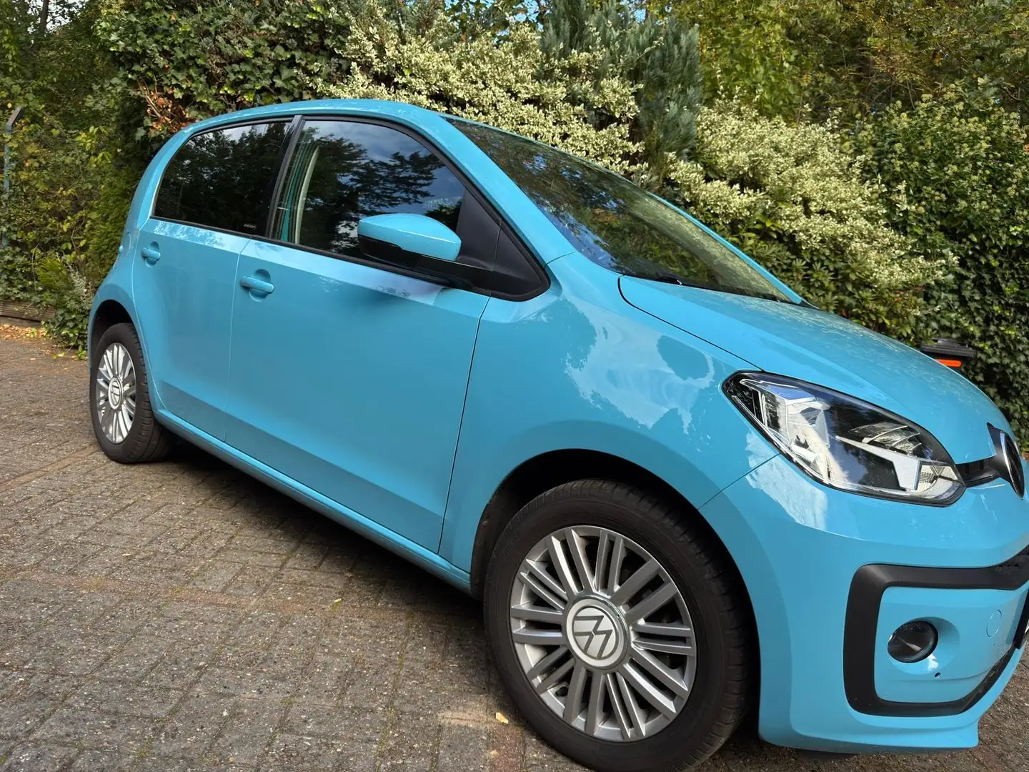 Volkswagen up! United - 1