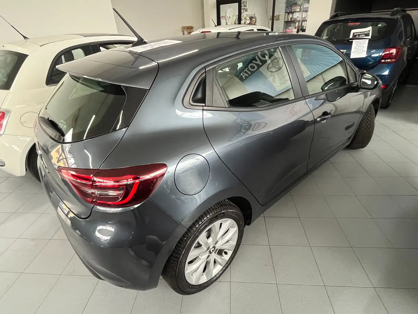Renault Clio Clio V 2019 1.0 tce Intens 100cv Grigio - 2