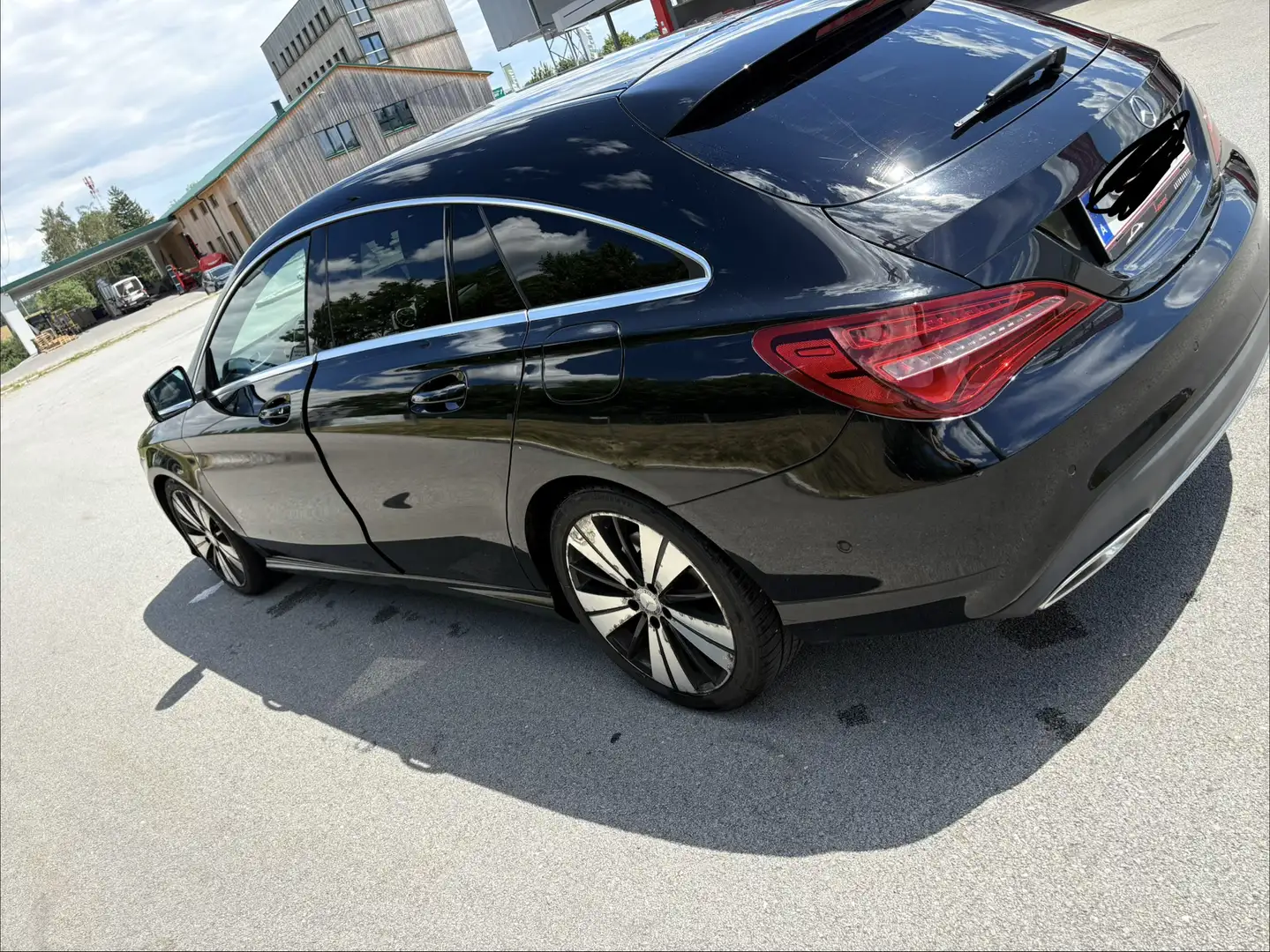 Mercedes-Benz CLA 180 Shooting Brake d - 2