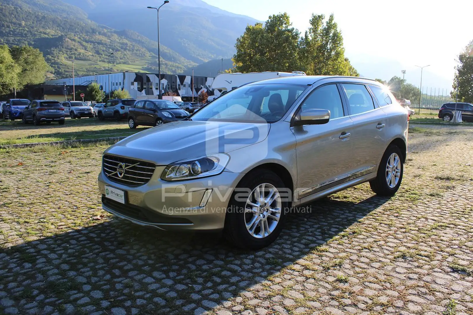 Volvo XC60 XC60 D4 AWD Geartronic Summum Argent - 1