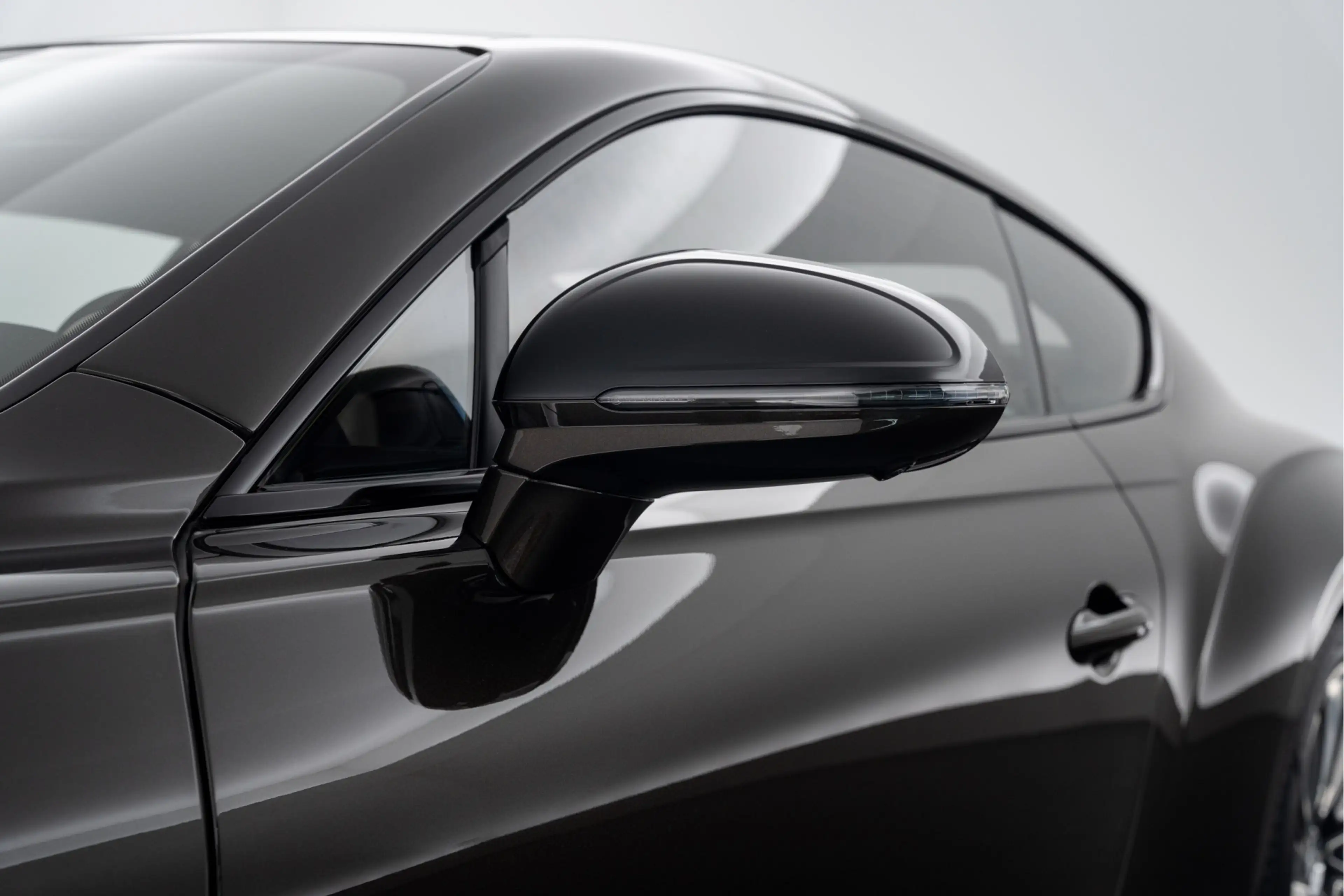 Bentley Continental GT Mulliner V8 Hybrid MY2026 — photo 13