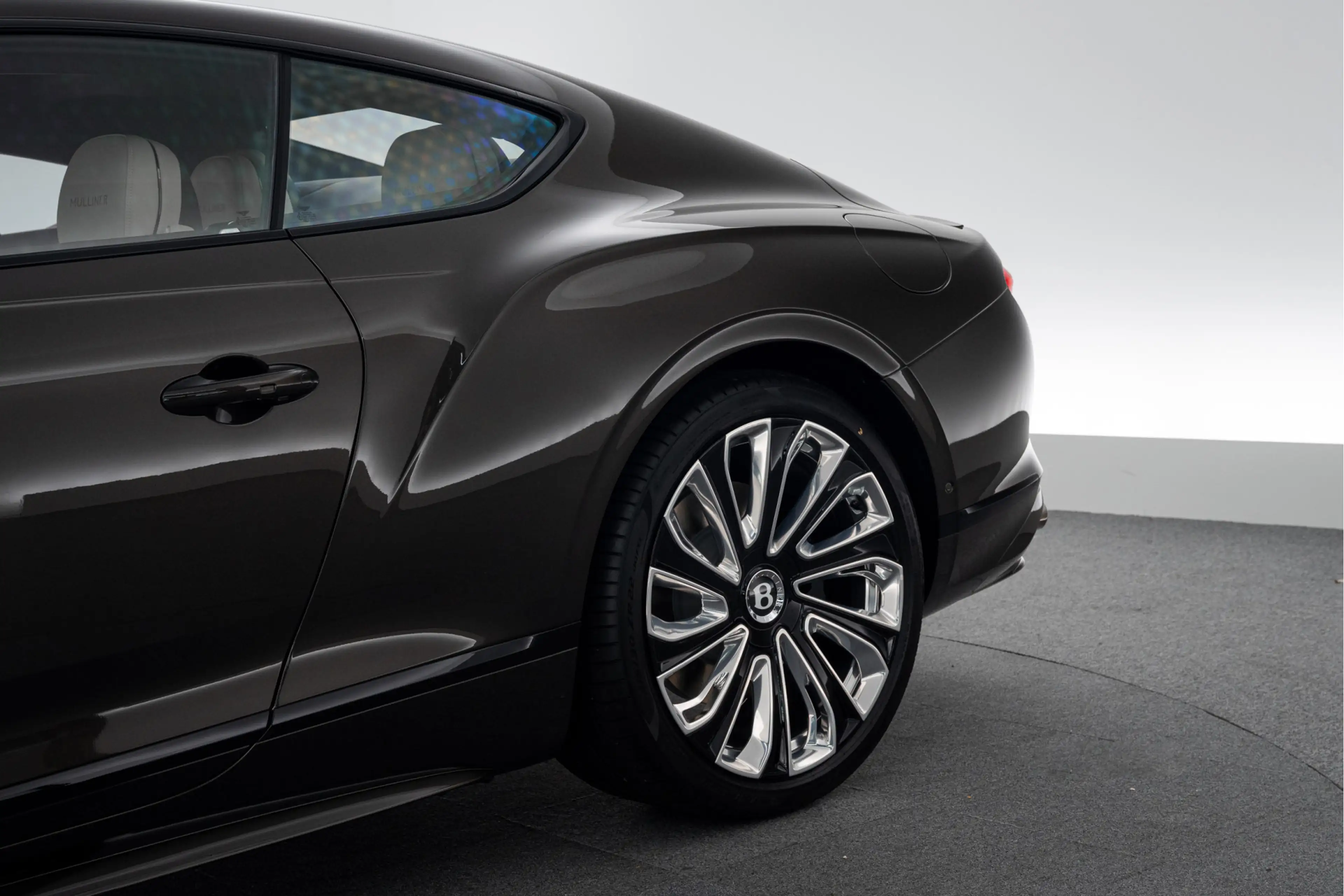 Bentley Continental GT Mulliner V8 Hybrid MY2026 — photo 15