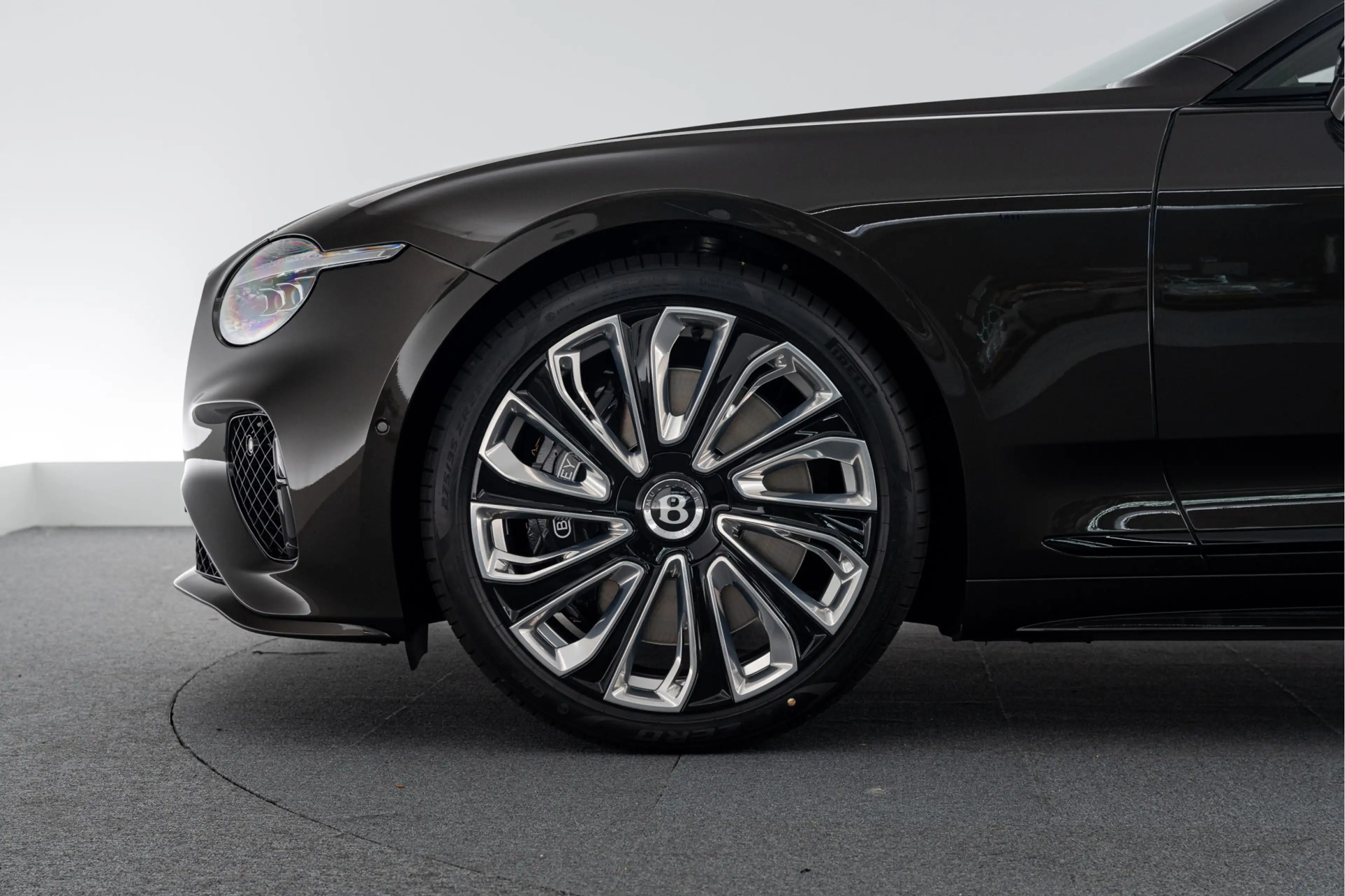 Bentley Continental GT Mulliner V8 Hybrid MY2026 — photo 9