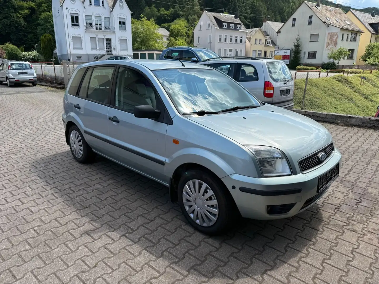 Ford Fusion 1.6 Elegance, Tüv, Reifen neu, 110000 km! Verde - 1