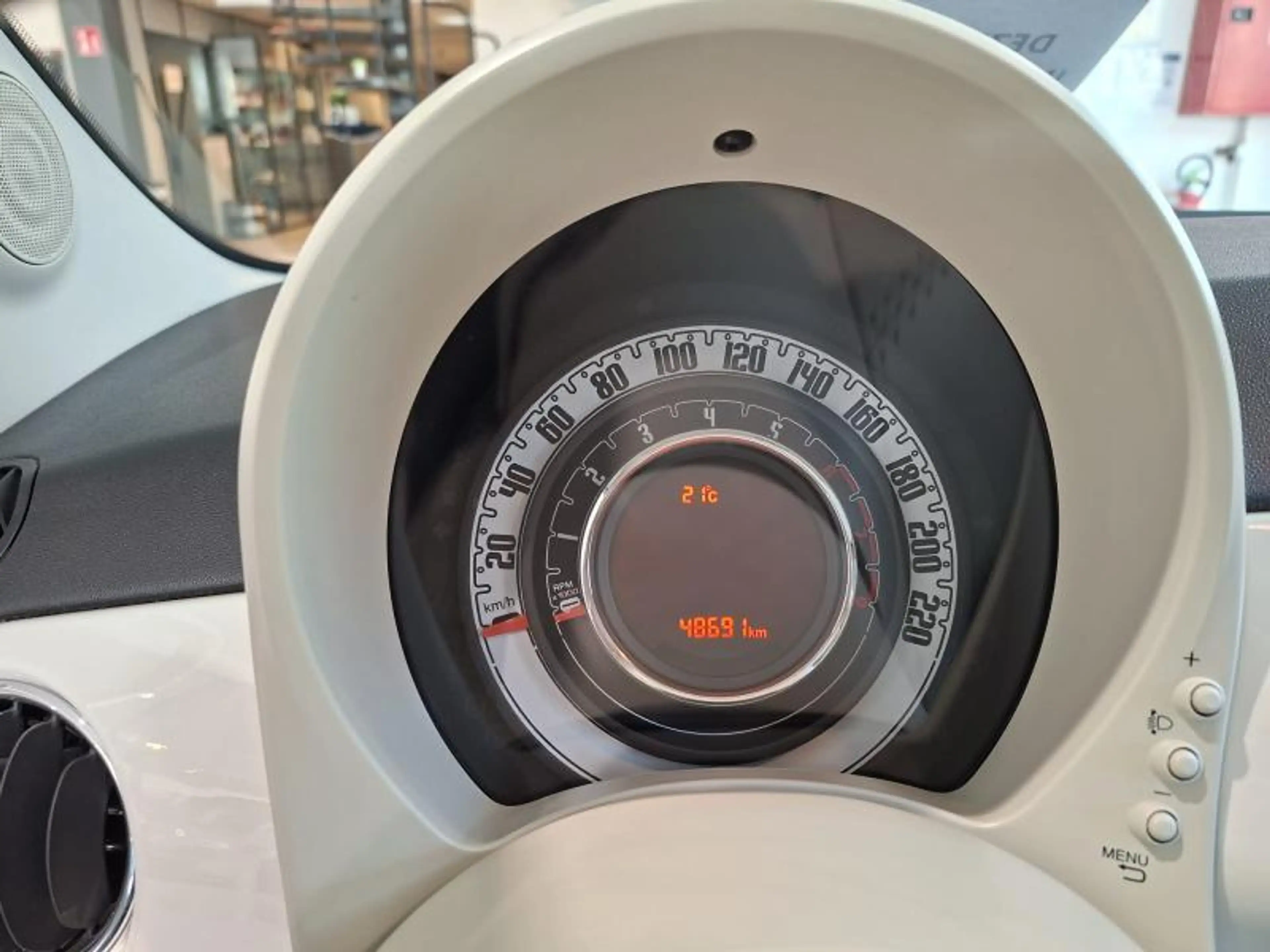 Fiat 500 Lounge — photo 8