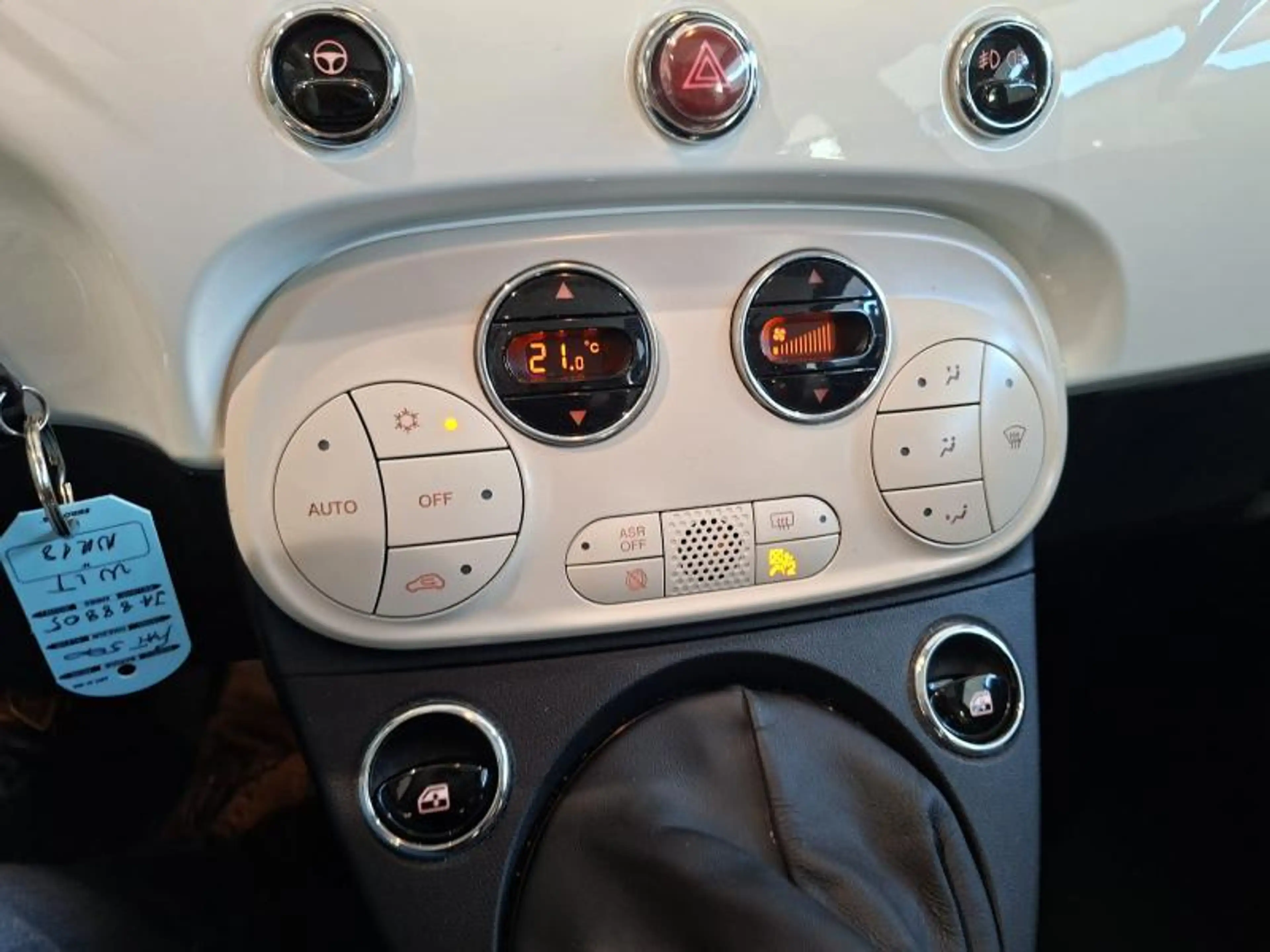 Fiat 500 Lounge — photo 12