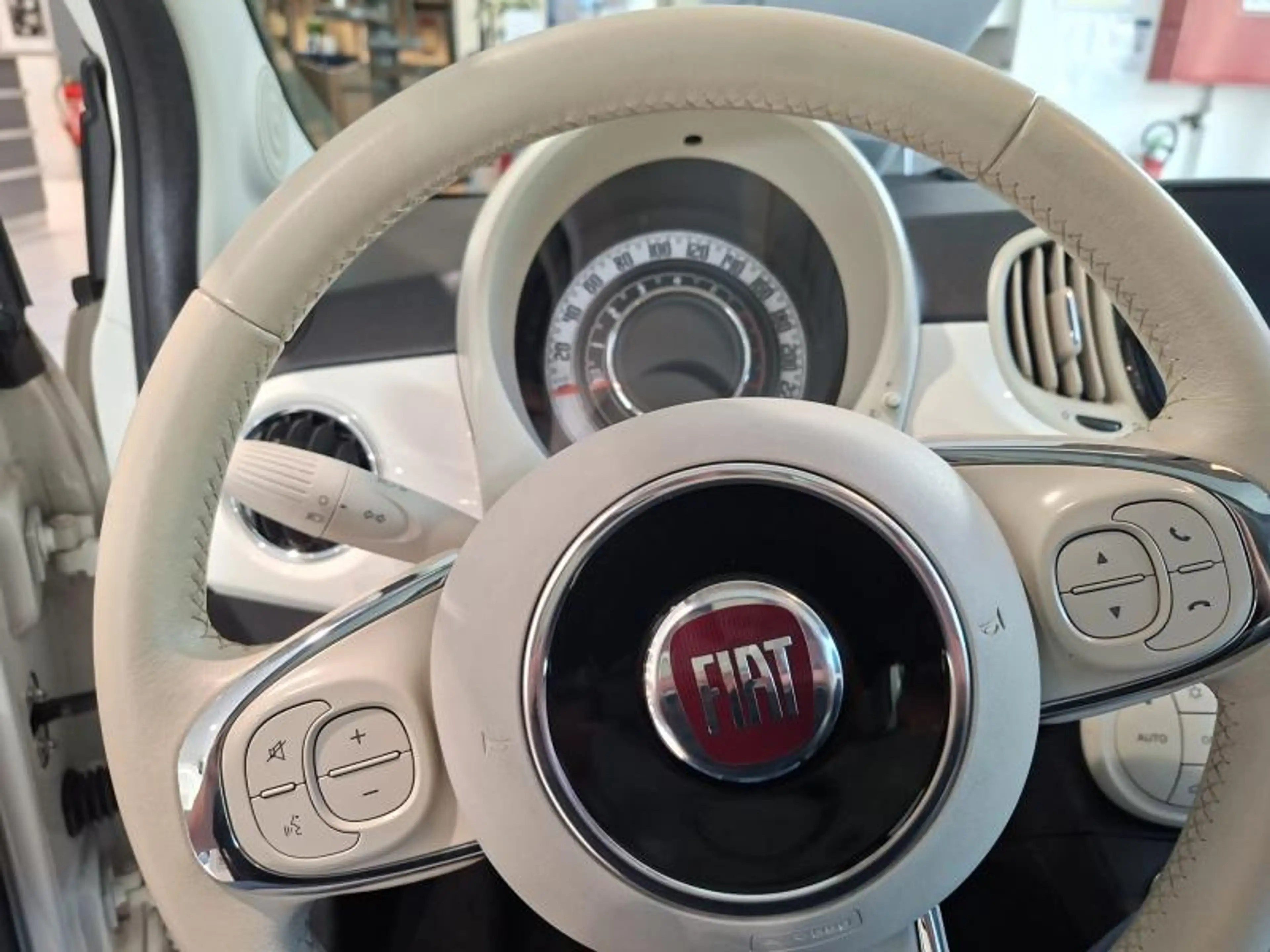 Fiat 500 Lounge — photo 7