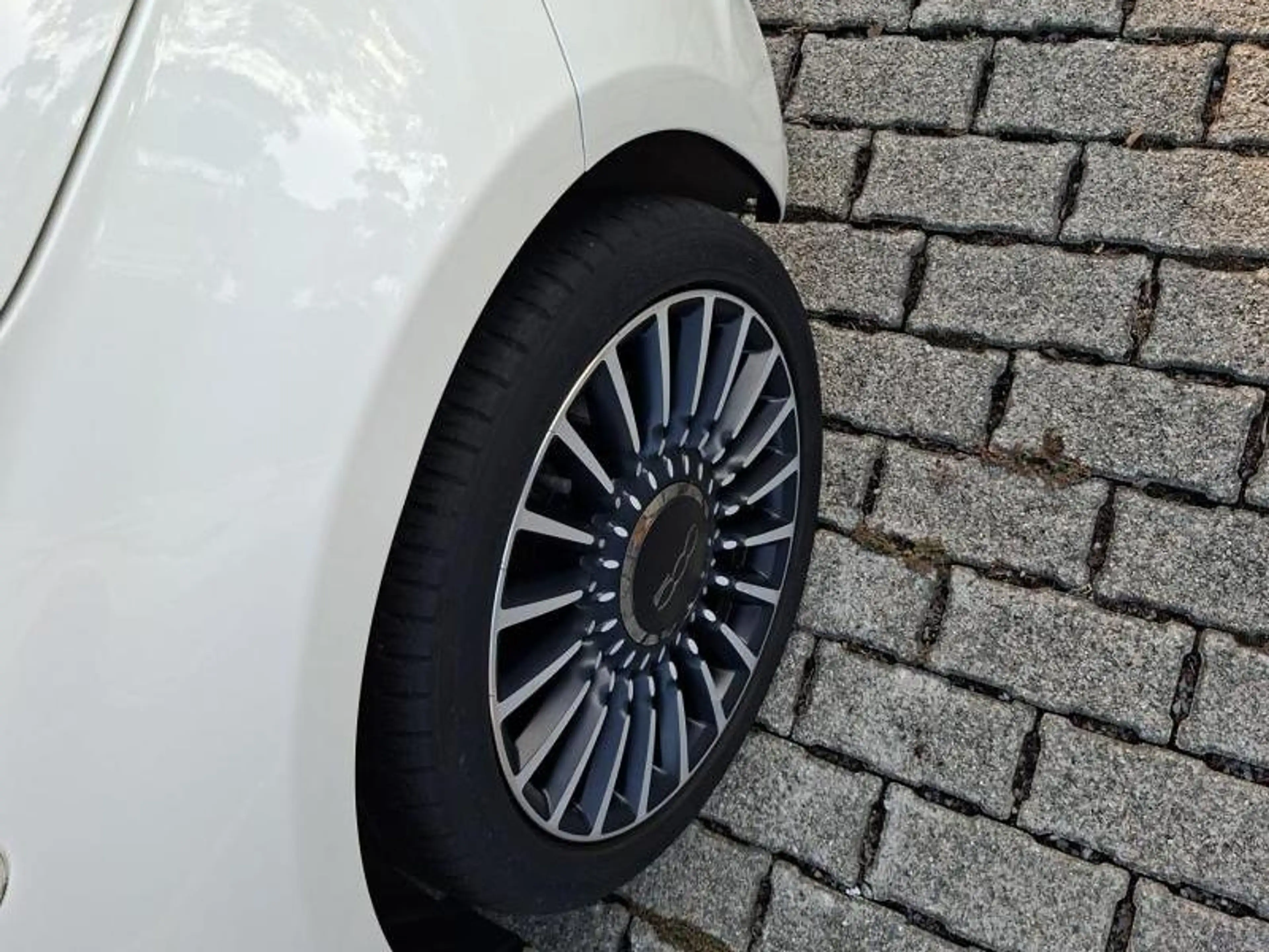 Fiat 500 Lounge — photo 14