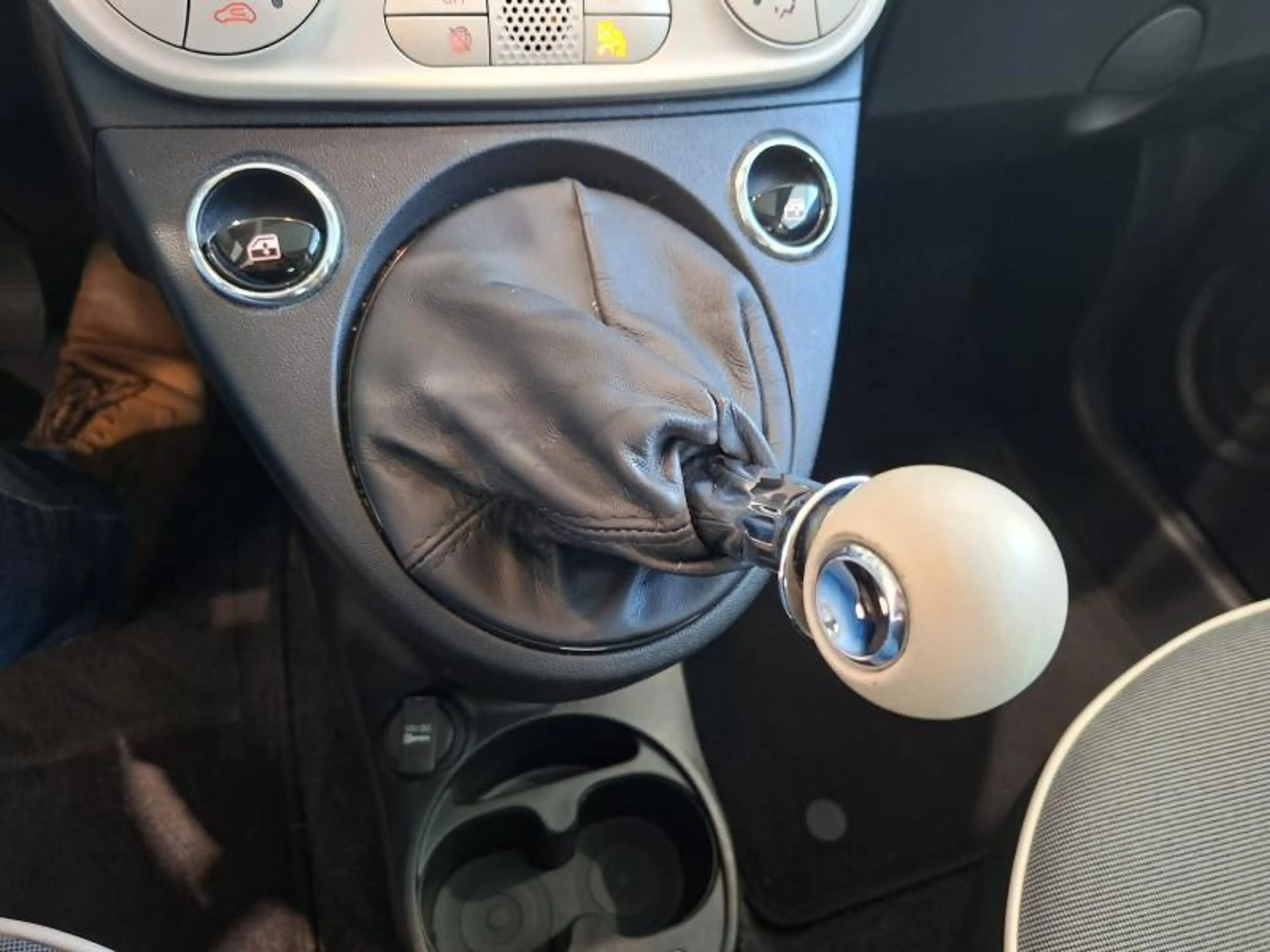Fiat 500 Lounge — photo 9