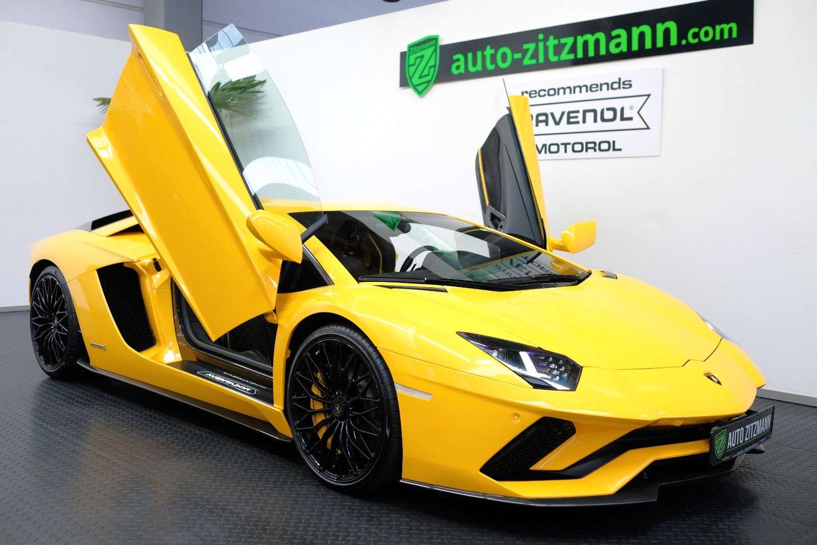Lamborghini Aventador