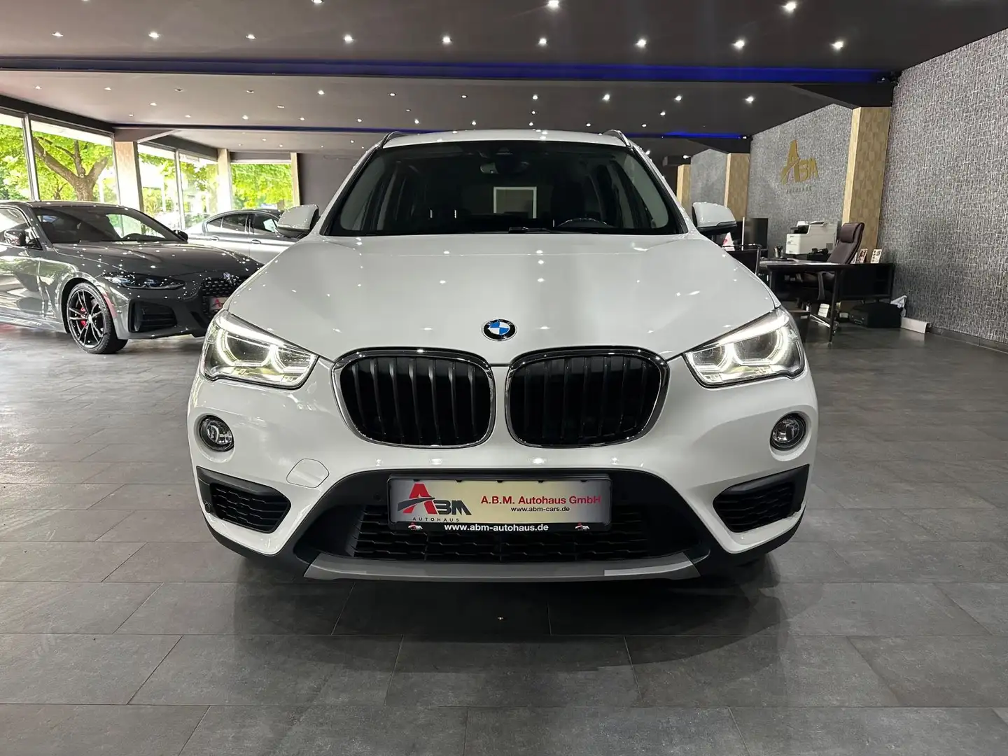 BMW X1 xDrive 20d Steptronic /LED /NAVI /Sitzheizung Weiß - 2