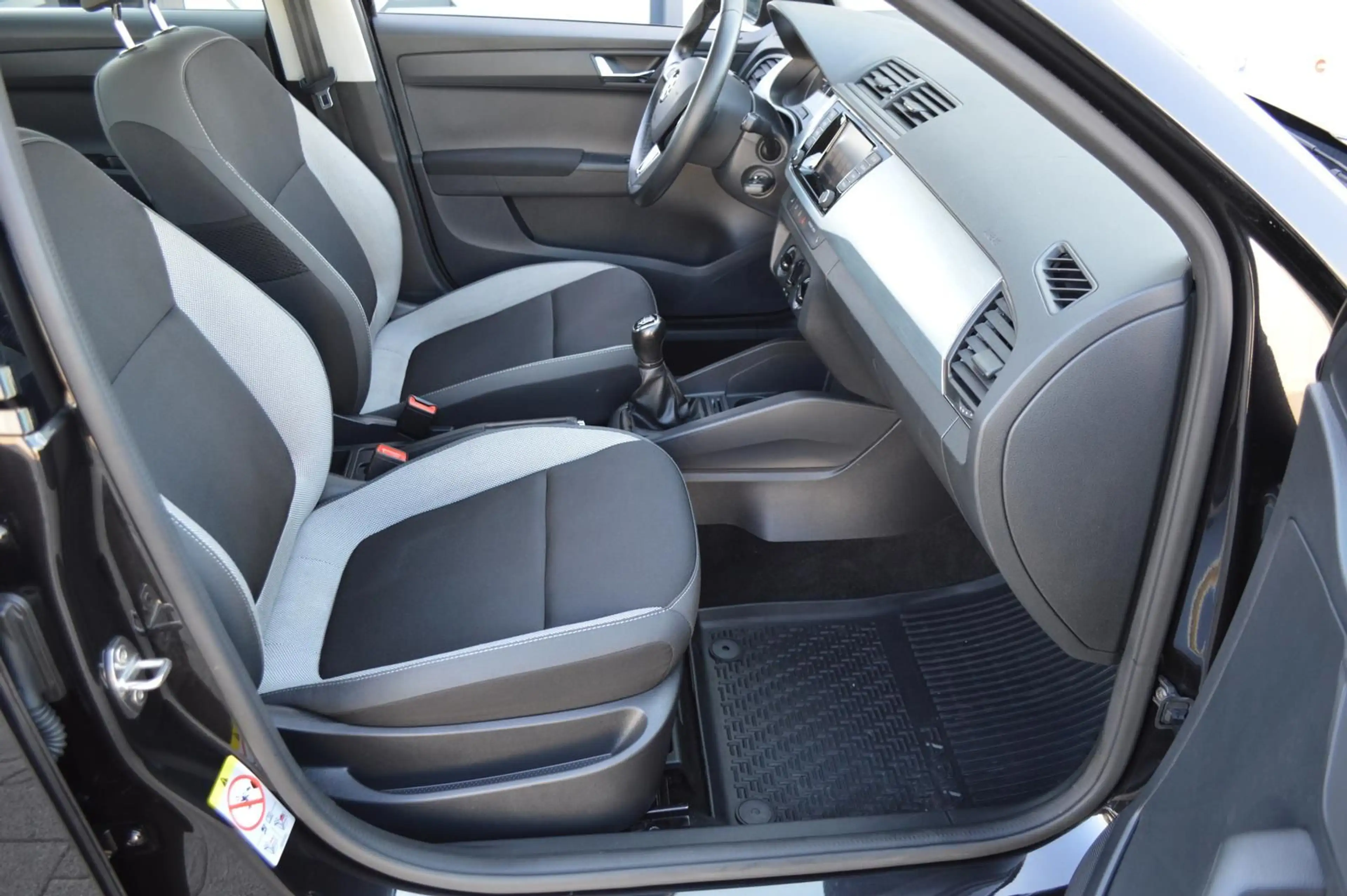 Skoda Fabia Activ*Klimaanlage*Tempomat*BT-Media*SHZ* — photo 8