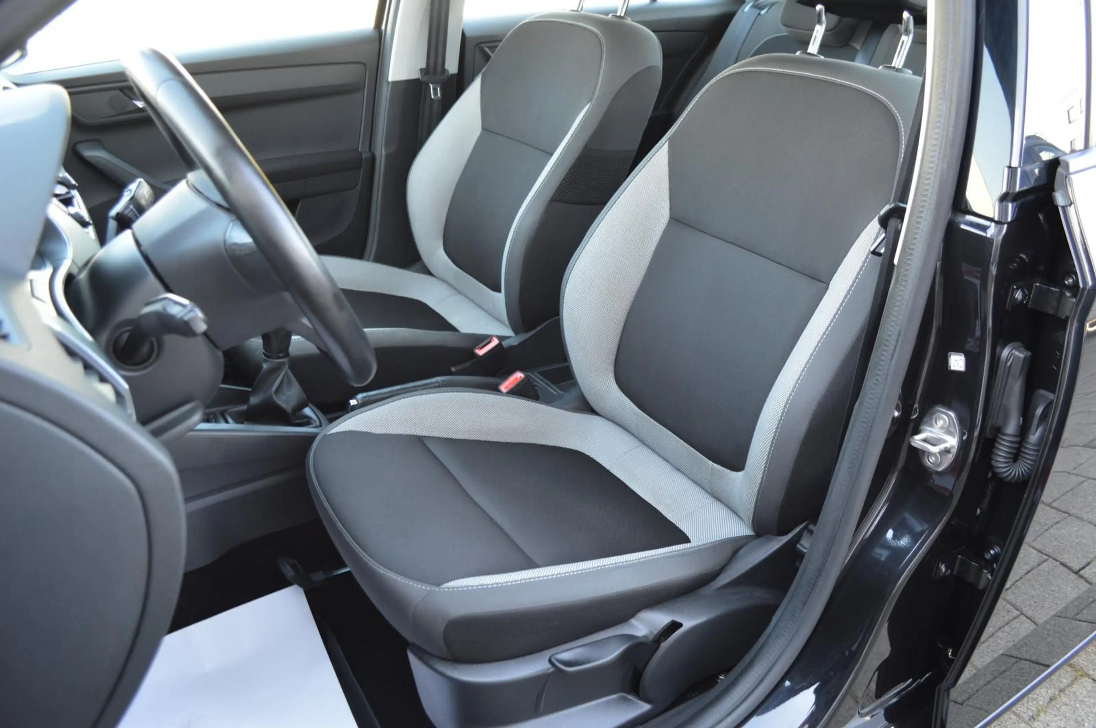 Skoda Fabia Activ*Klimaanlage*Tempomat*BT-Media*SHZ* — photo 13