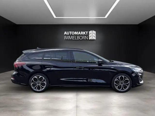 Ford Focus view 11