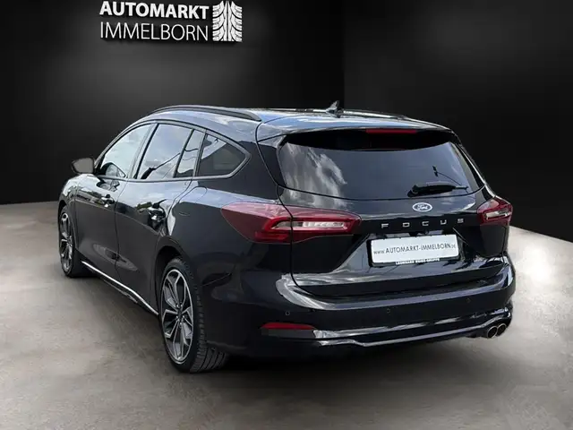 Ford Focus view 5