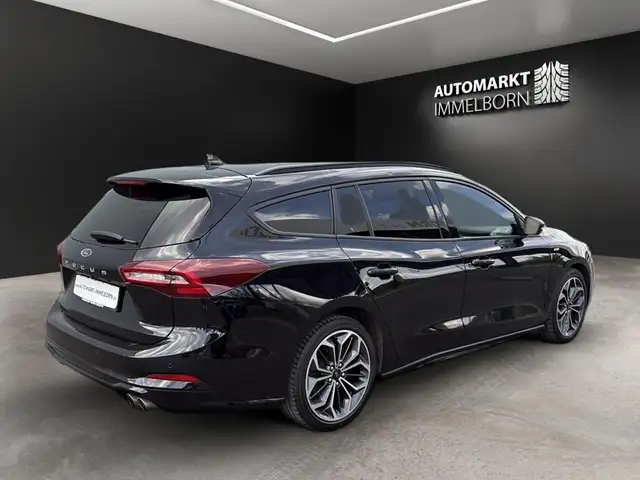 Ford Focus view 8
