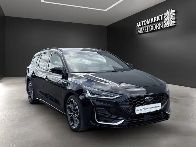 Ford Focus view 2